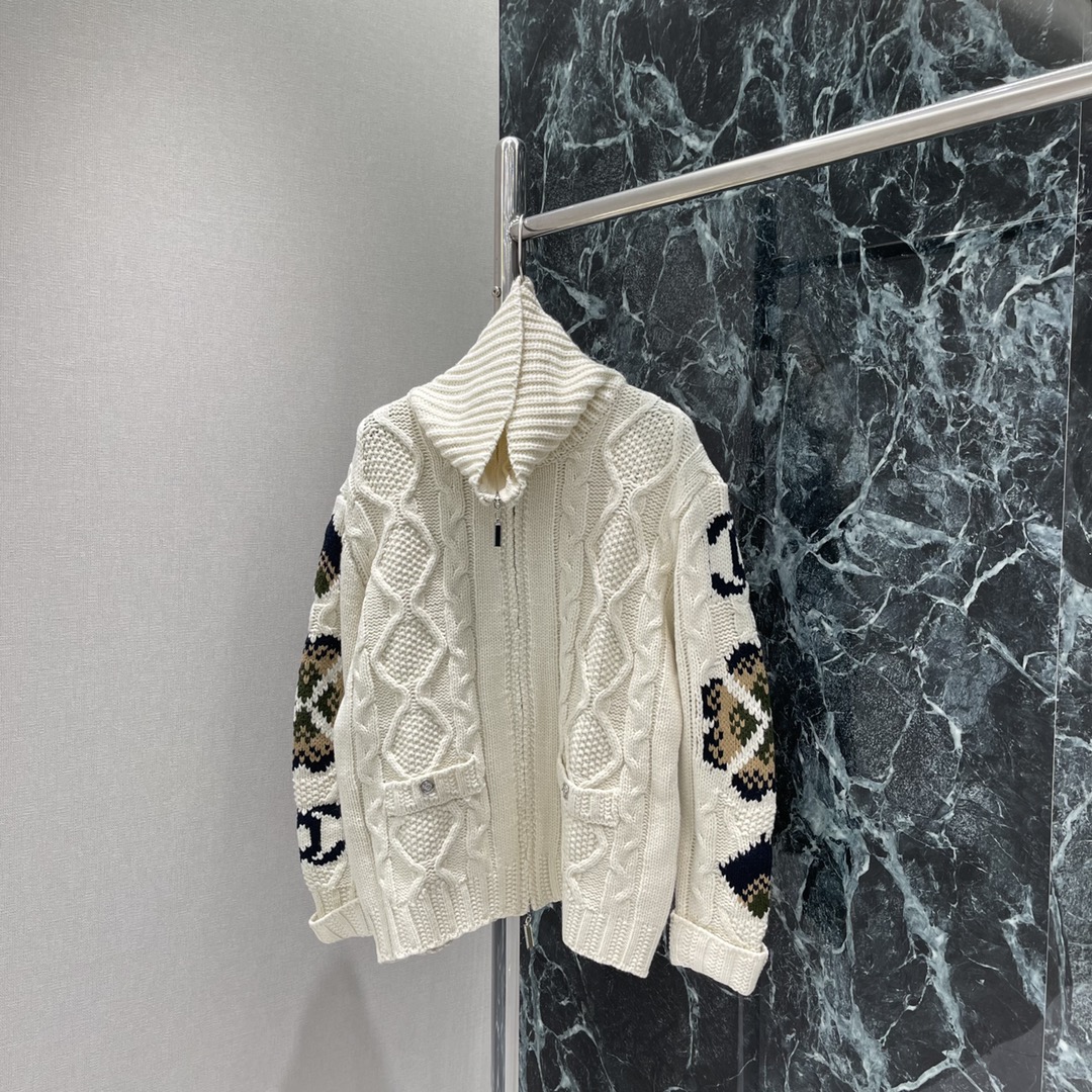 
小香 25早秋新款 针织提花拉链毛衣 滑雪🎿系列 质感舒适柔软 精致撞色提花 肌理纹路呈现 成衣气质高