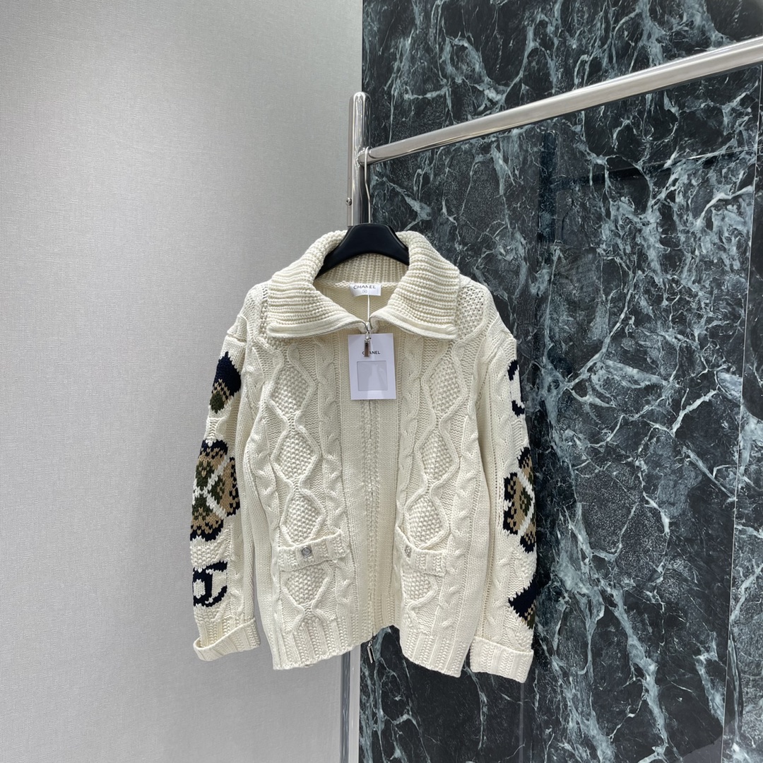 
小香 25早秋新款 针织提花拉链毛衣 滑雪🎿系列 质感舒适柔软 精致撞色提花 肌理纹路呈现 成衣气质高