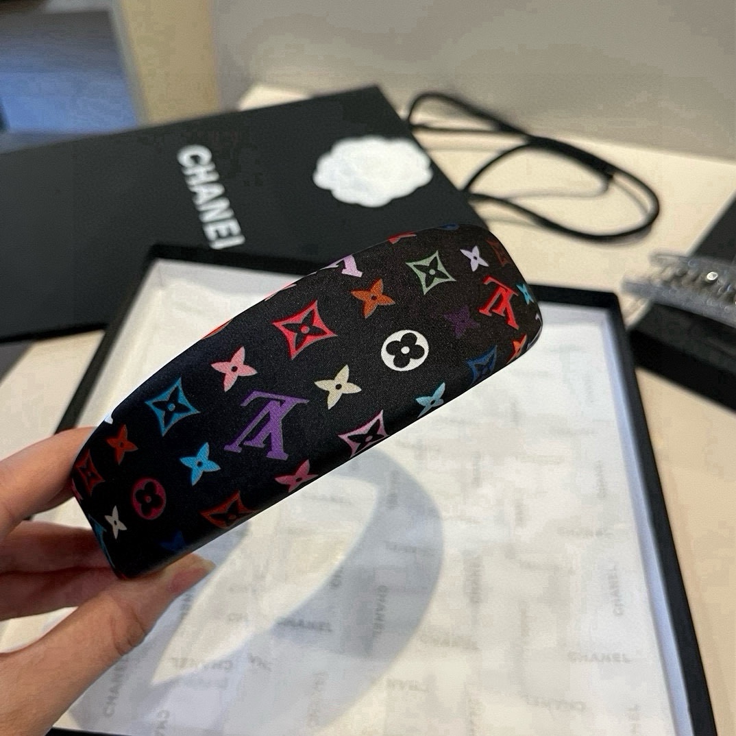 🆕

Lv路易威登新款发箍