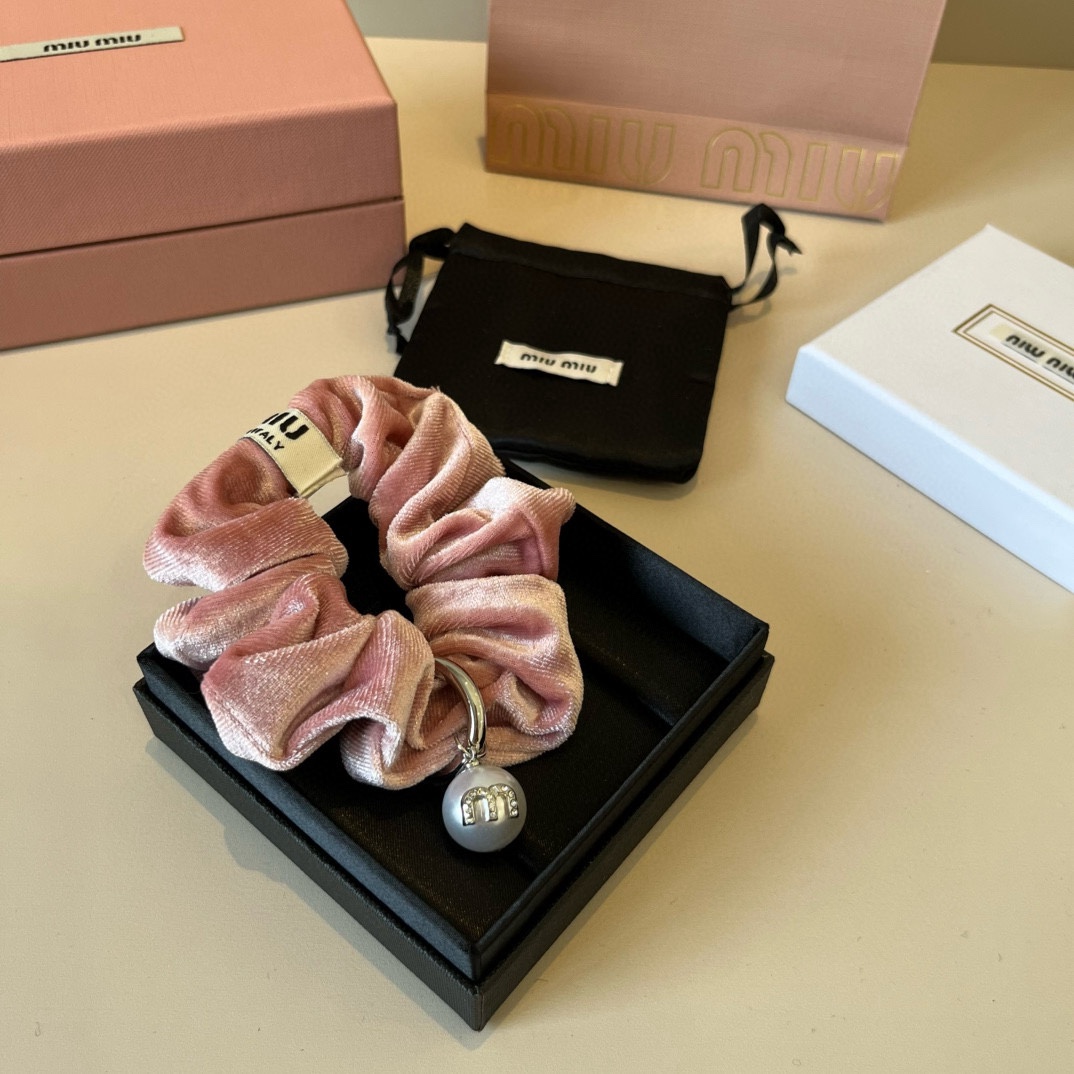 🆕

miumiu缪缪新款发圈