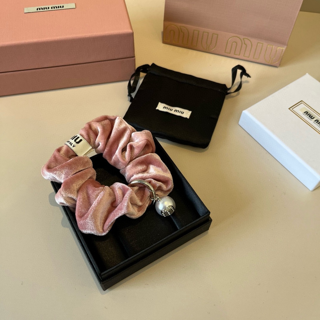 🆕

miumiu缪缪新款发圈