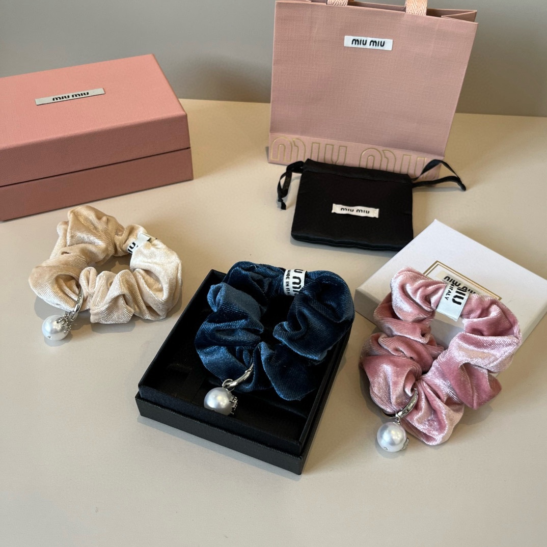 🆕

miumiu缪缪新款发圈