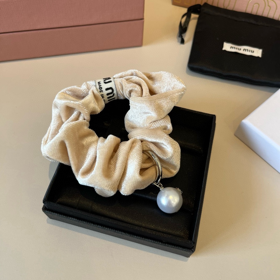 🆕

miumiu缪缪新款发圈