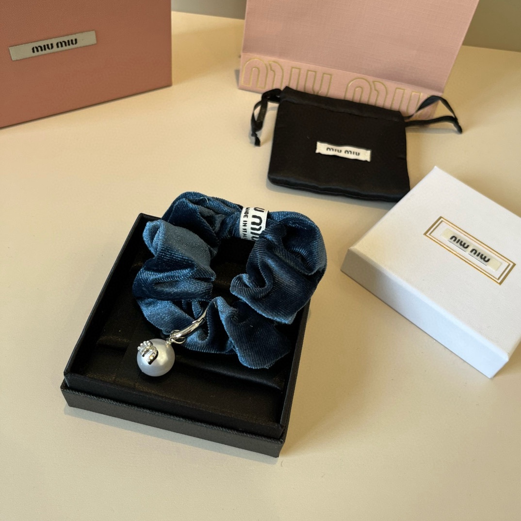 🆕

miumiu缪缪新款发圈