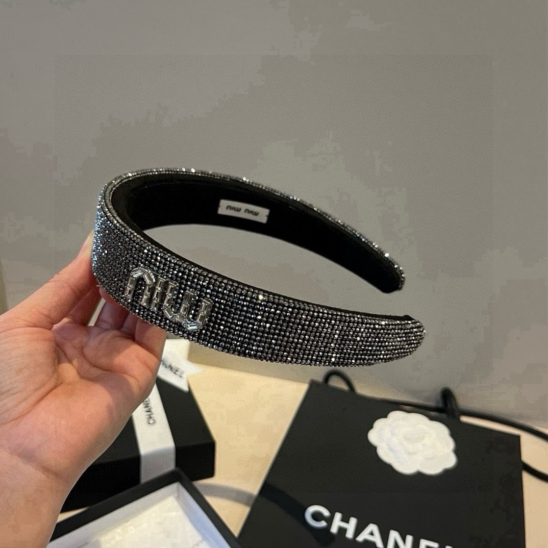 🆕

miumiu缪缪发箍