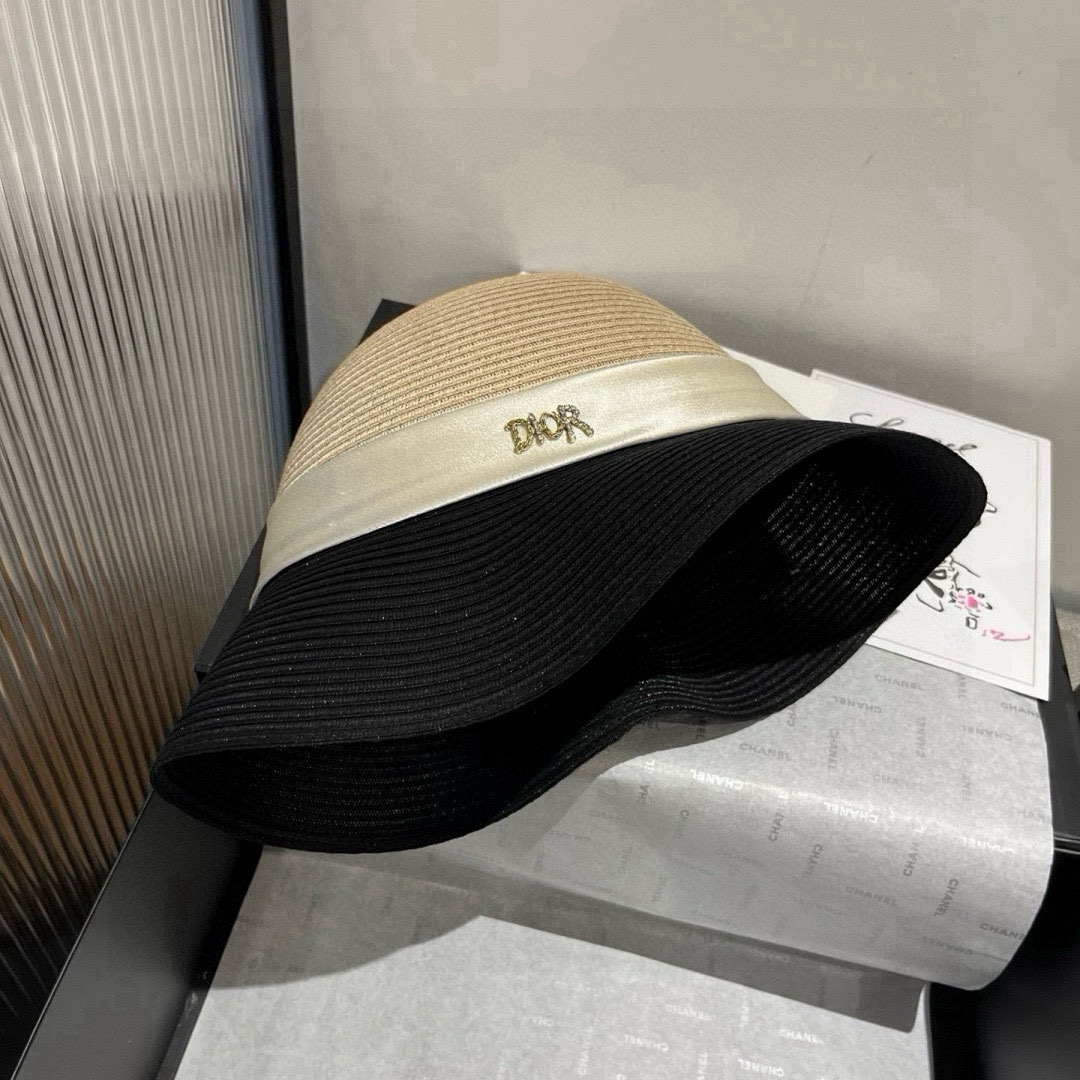 🆕

Dior迪奥新款礼帽，高级PP草，拼色盆帽，名媛风，头围57cm