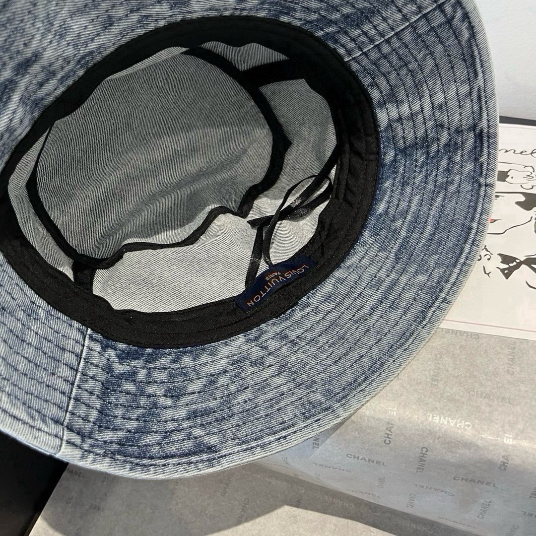 🆕

Lv牛仔渔夫帽、男女通用头围57cm