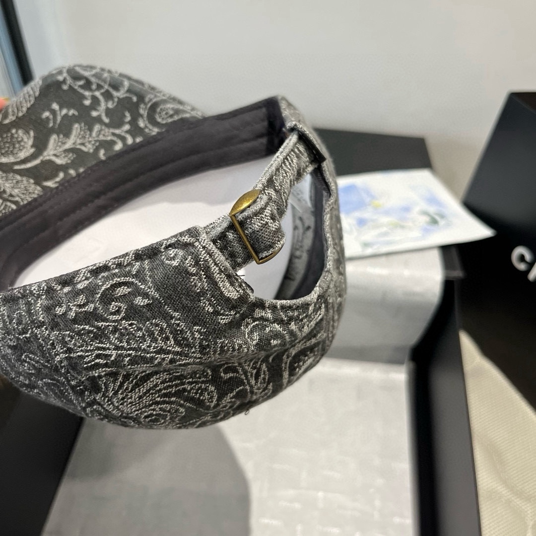 🆕

Lv新款鸭舌帽，头围57cm