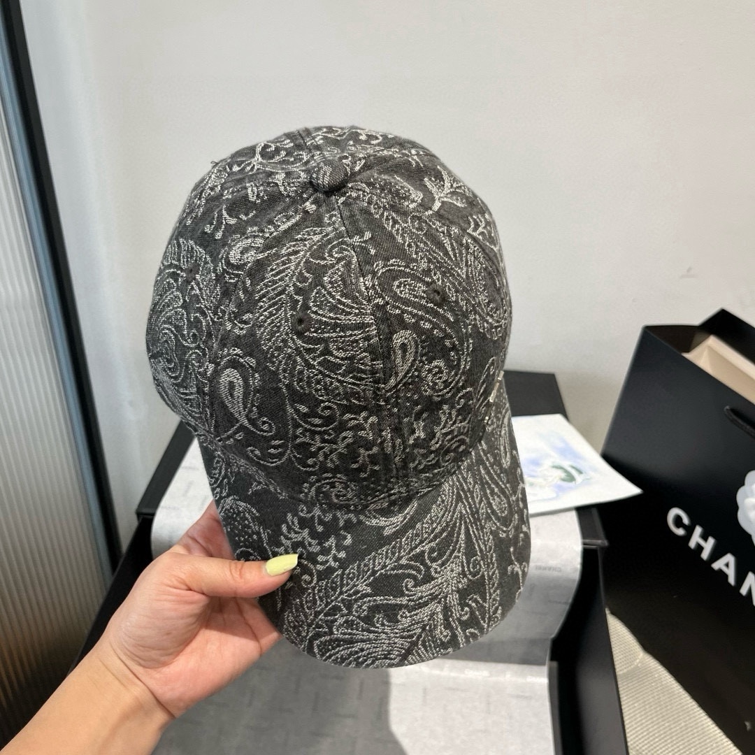 🆕

Lv新款鸭舌帽，头围57cm