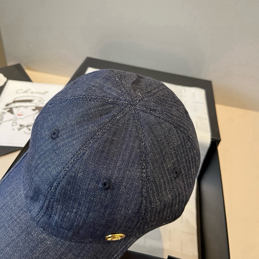 🆕

Lv新款鸭舌帽，头围57cm