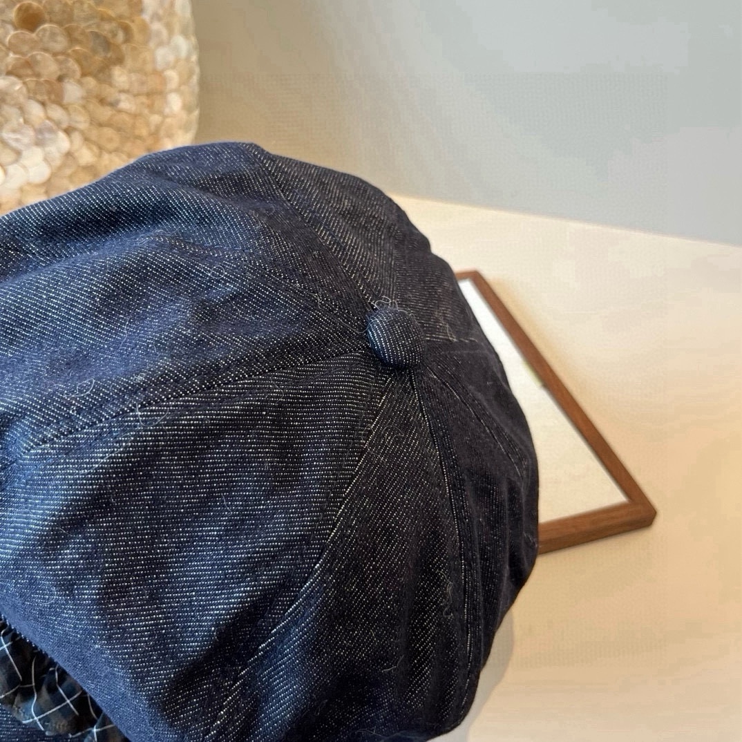 🆕

miumiu缪缪新款鸭舌军帽，高级定制，头围57cm