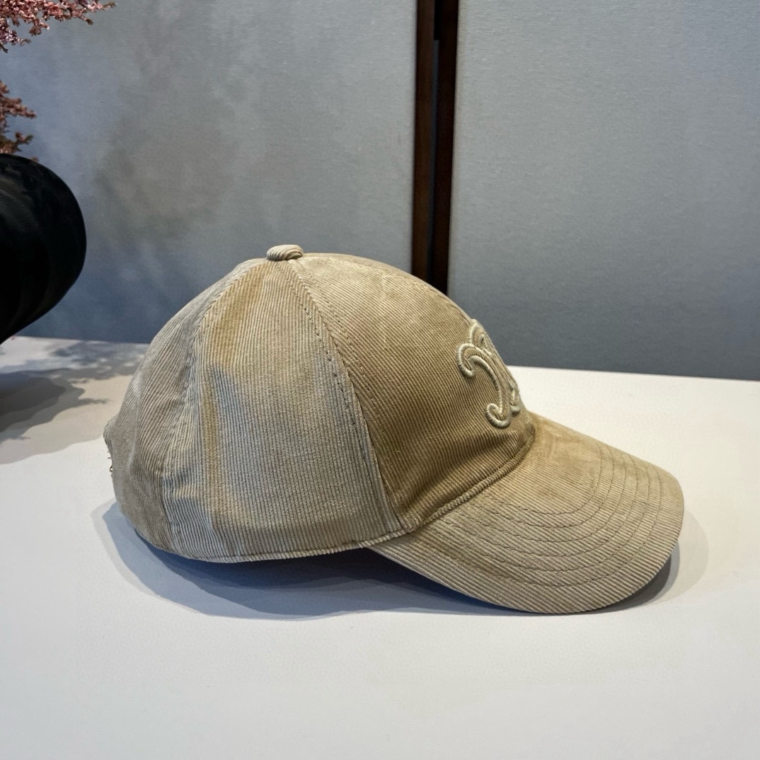 🆕

Celine赛琳新款鸭舌帽,灯芯绒鸭棒球帽