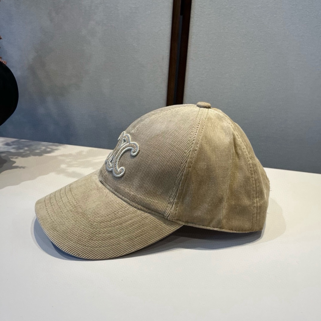 🆕

Celine赛琳新款鸭舌帽,灯芯绒鸭棒球帽