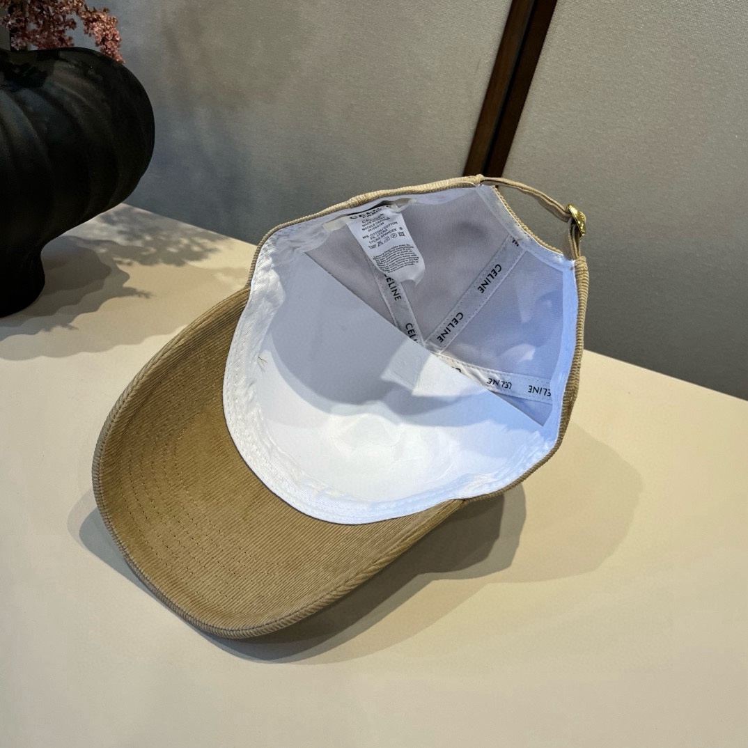 🆕

Celine赛琳新款鸭舌帽,灯芯绒鸭棒球帽