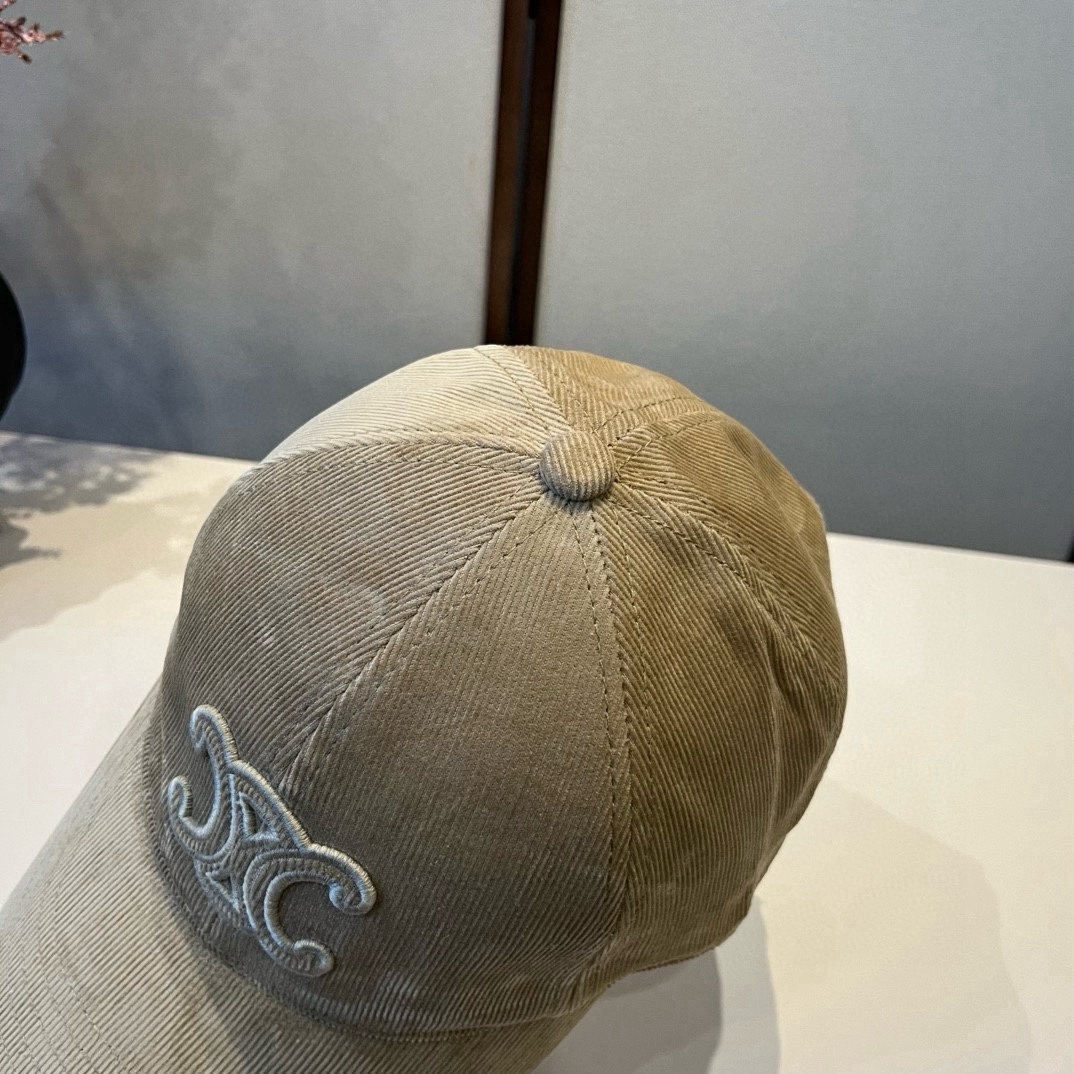 🆕

Celine赛琳新款鸭舌帽,灯芯绒鸭棒球帽