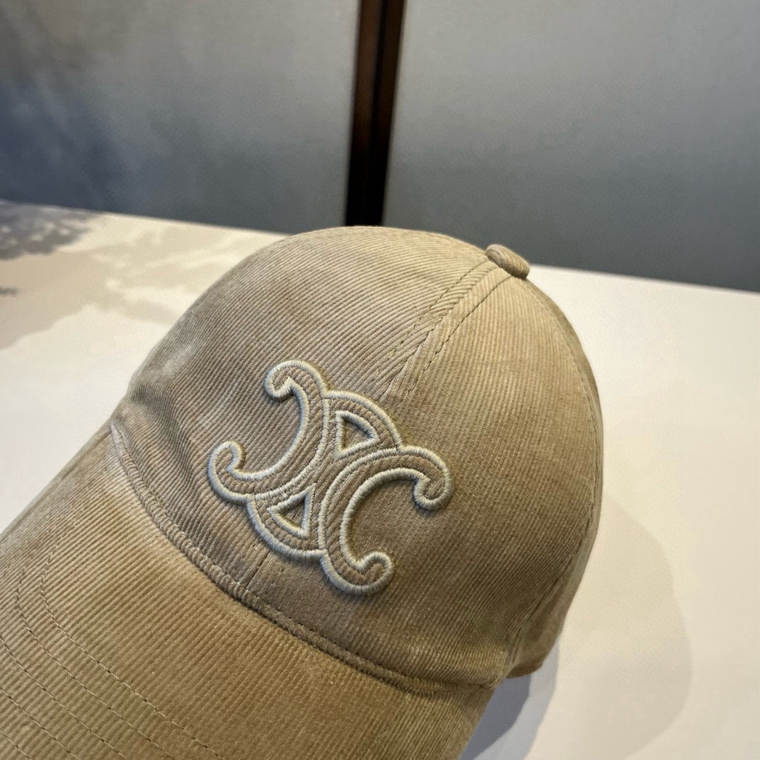 🆕

Celine赛琳新款鸭舌帽,灯芯绒鸭棒球帽