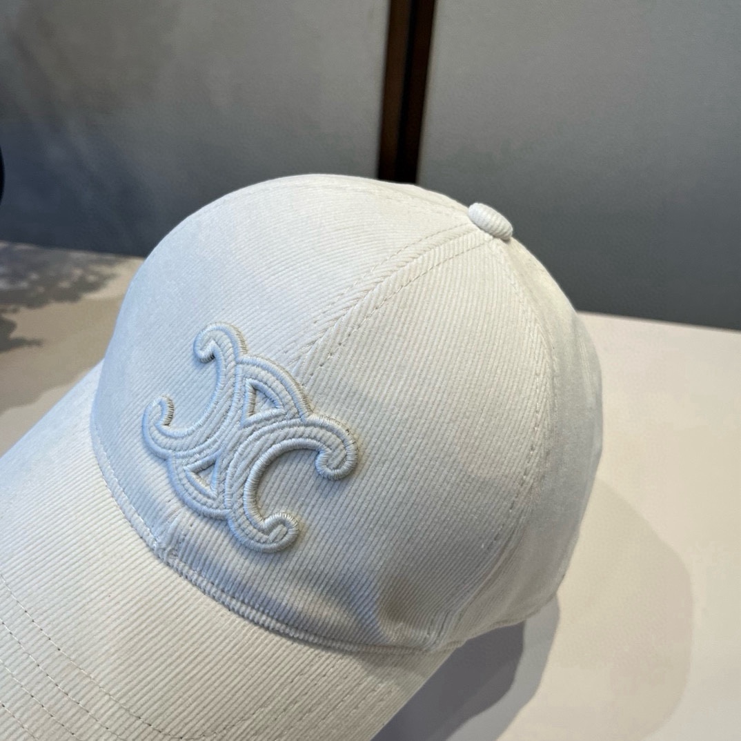 🆕

Celine赛琳新款鸭舌帽,灯芯绒鸭棒球帽