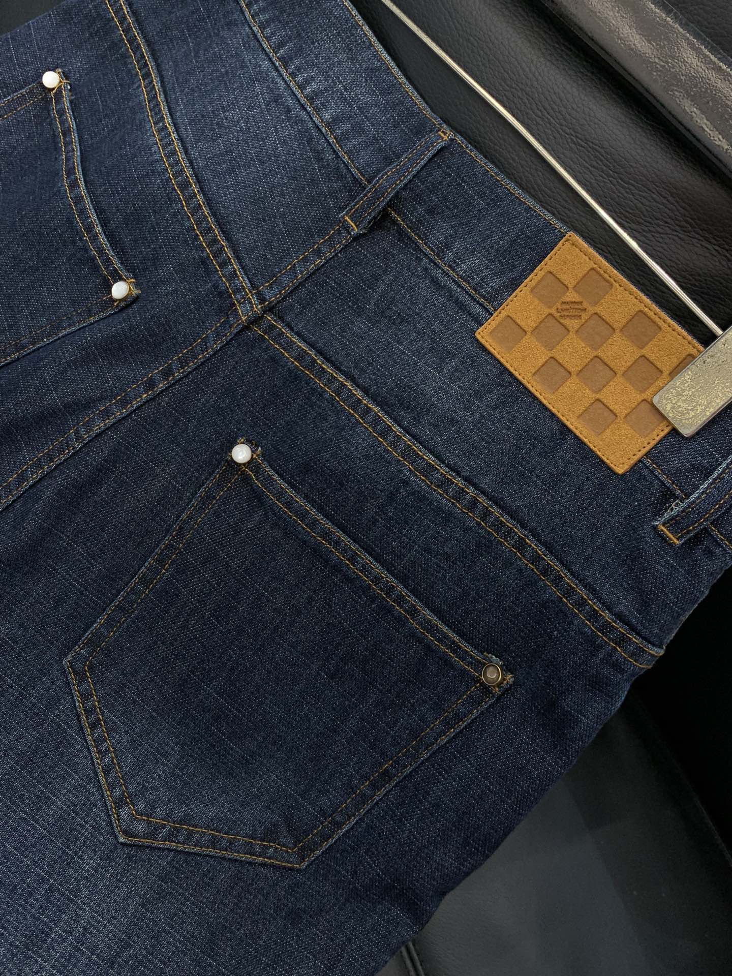 衣服LouisVuitton 路易威登，2025春季最新款，专柜同步有售，原单狠货，时尚休闲牛仔套装，上