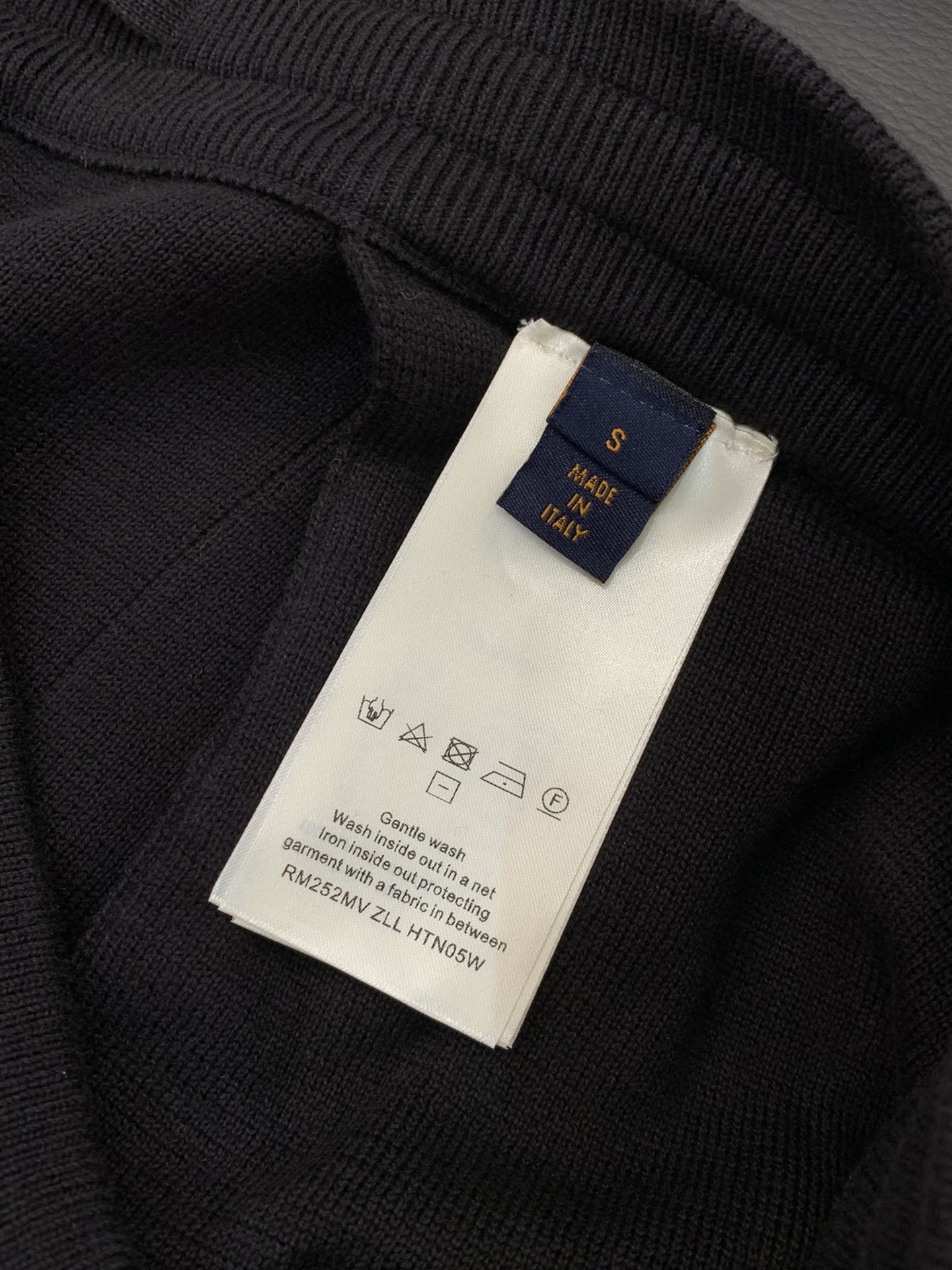 裤子，LouisVuitton 路易威登，2025秋季最新款，专柜同步有售，原单狠货，时尚休闲针织套装，