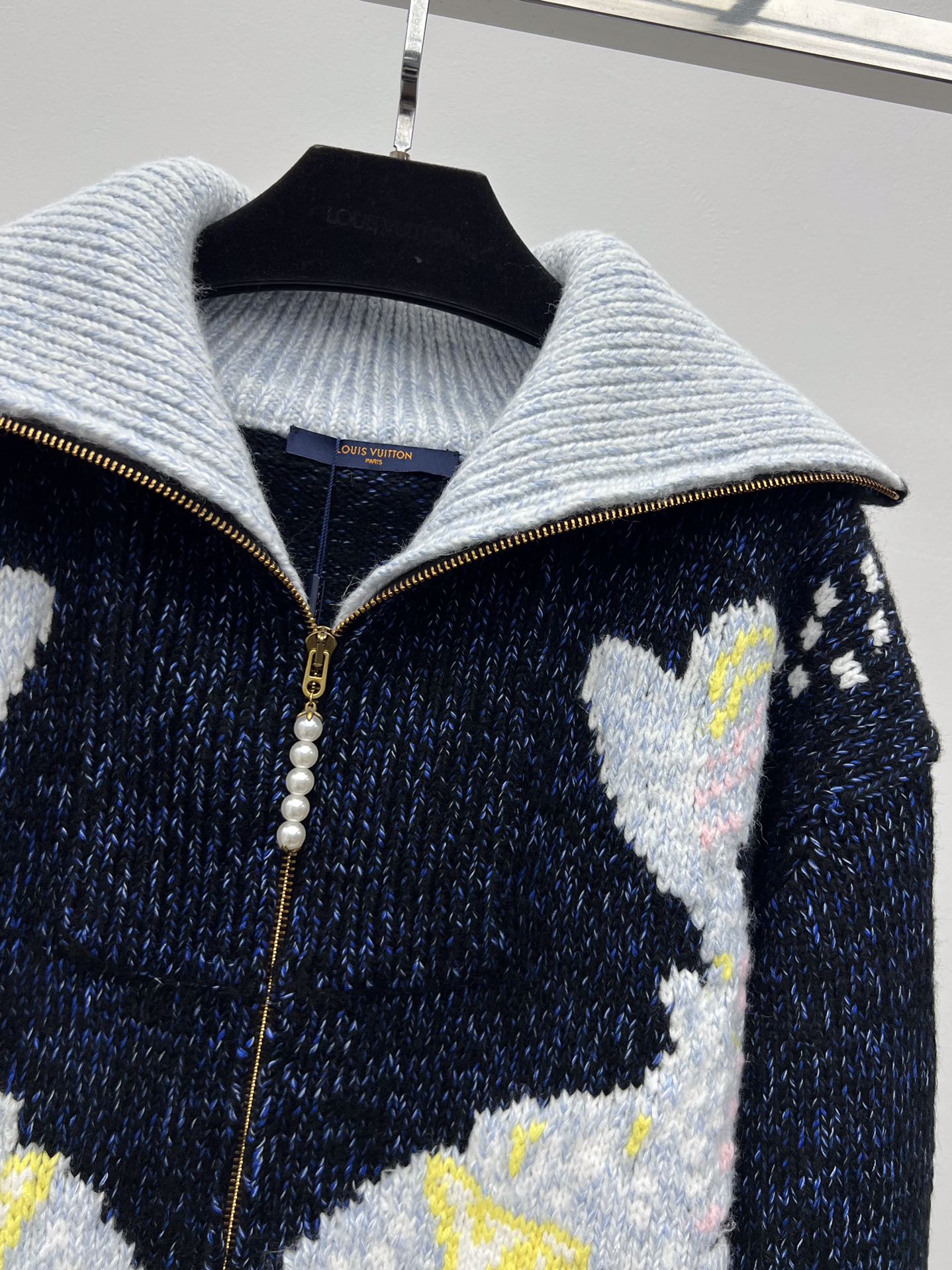 Louis vuitto*撞色针织外套Pharrell Williams X Nigo联名款这款夹克采用