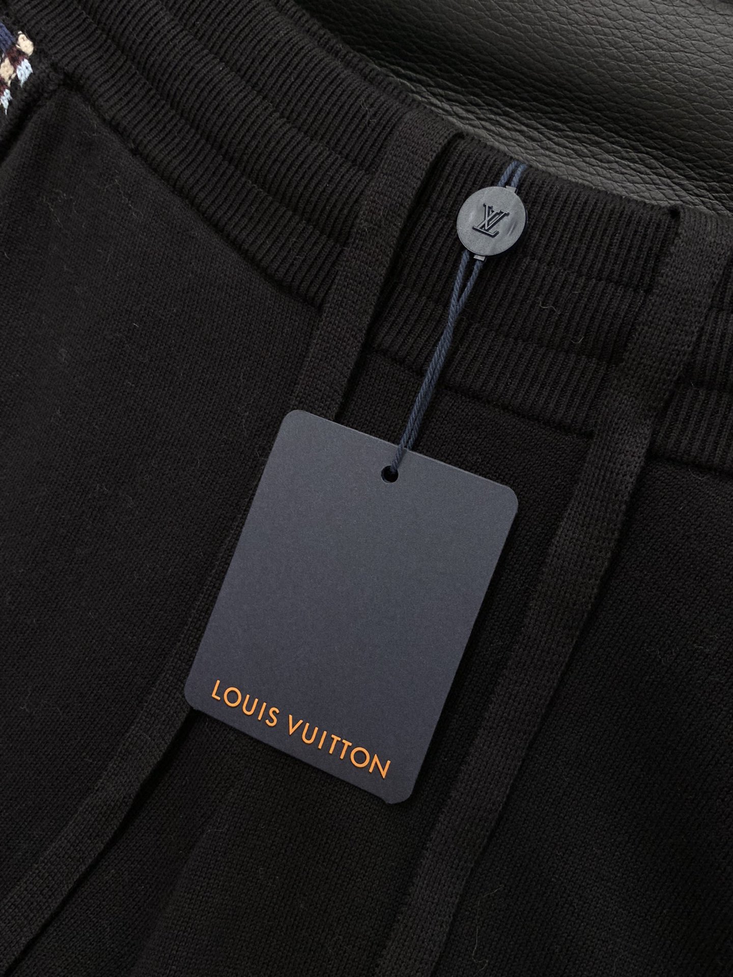 ，LouisVuitton 路易威登，2025秋季最新款，专柜同步有售，原单狠货，时尚休闲针织长裤，上身