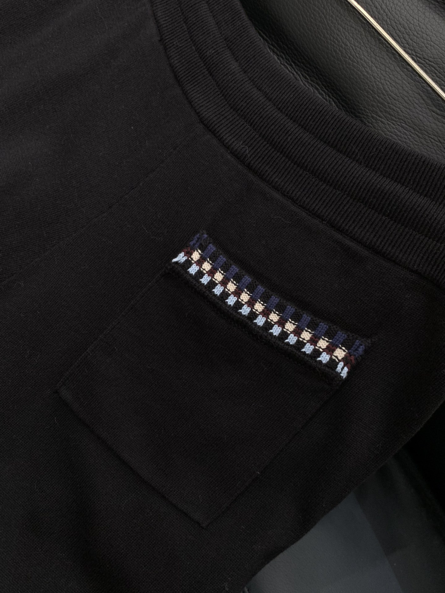 ，LouisVuitton 路易威登，2025秋季最新款，专柜同步有售，原单狠货，时尚休闲针织长裤，上身