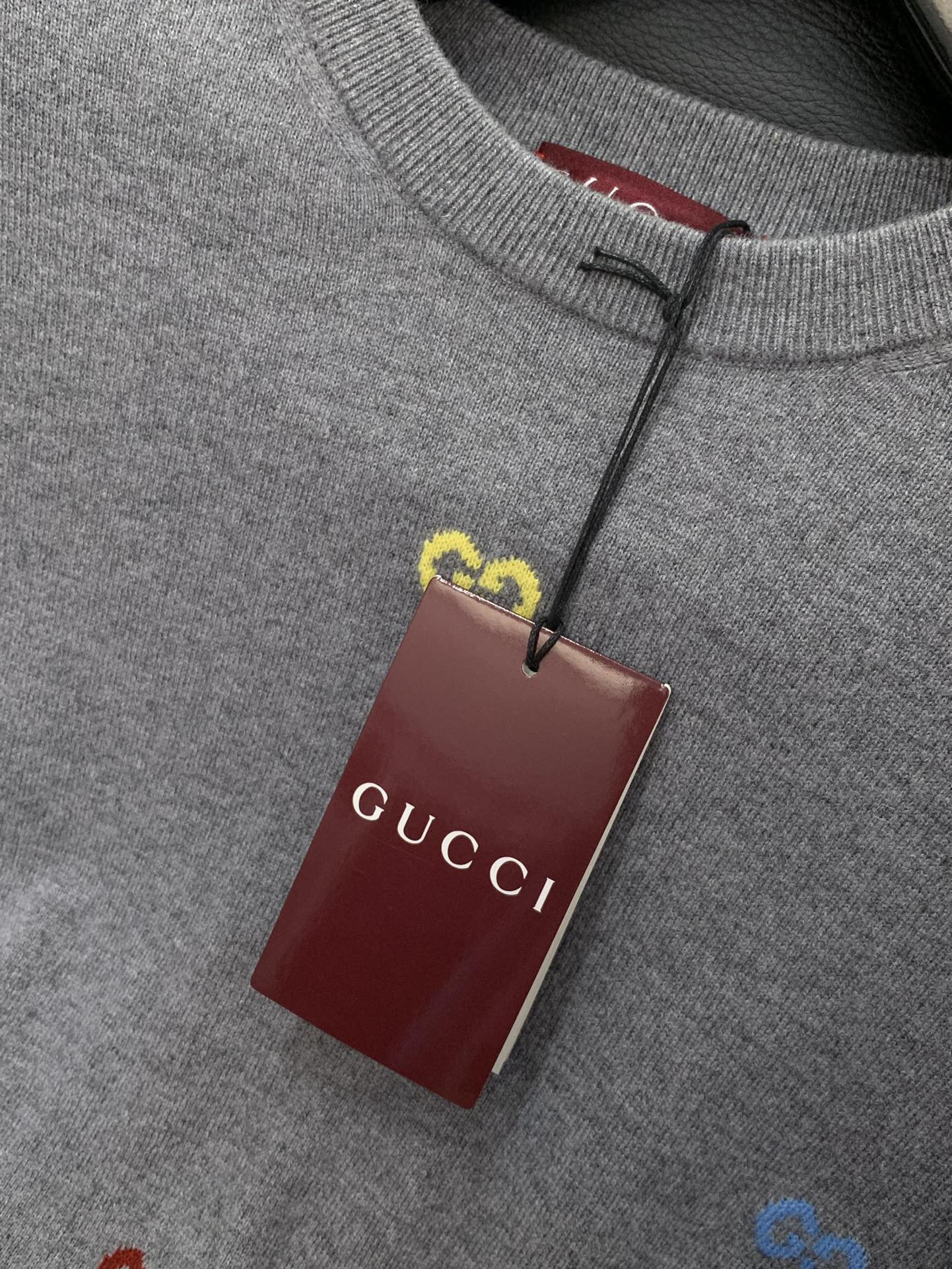 ，Gucci 古驰，2025秋季最新款，专柜同步有售，原单狠货，时尚休闲圆领长袖针织毛衣，上身很有特点！