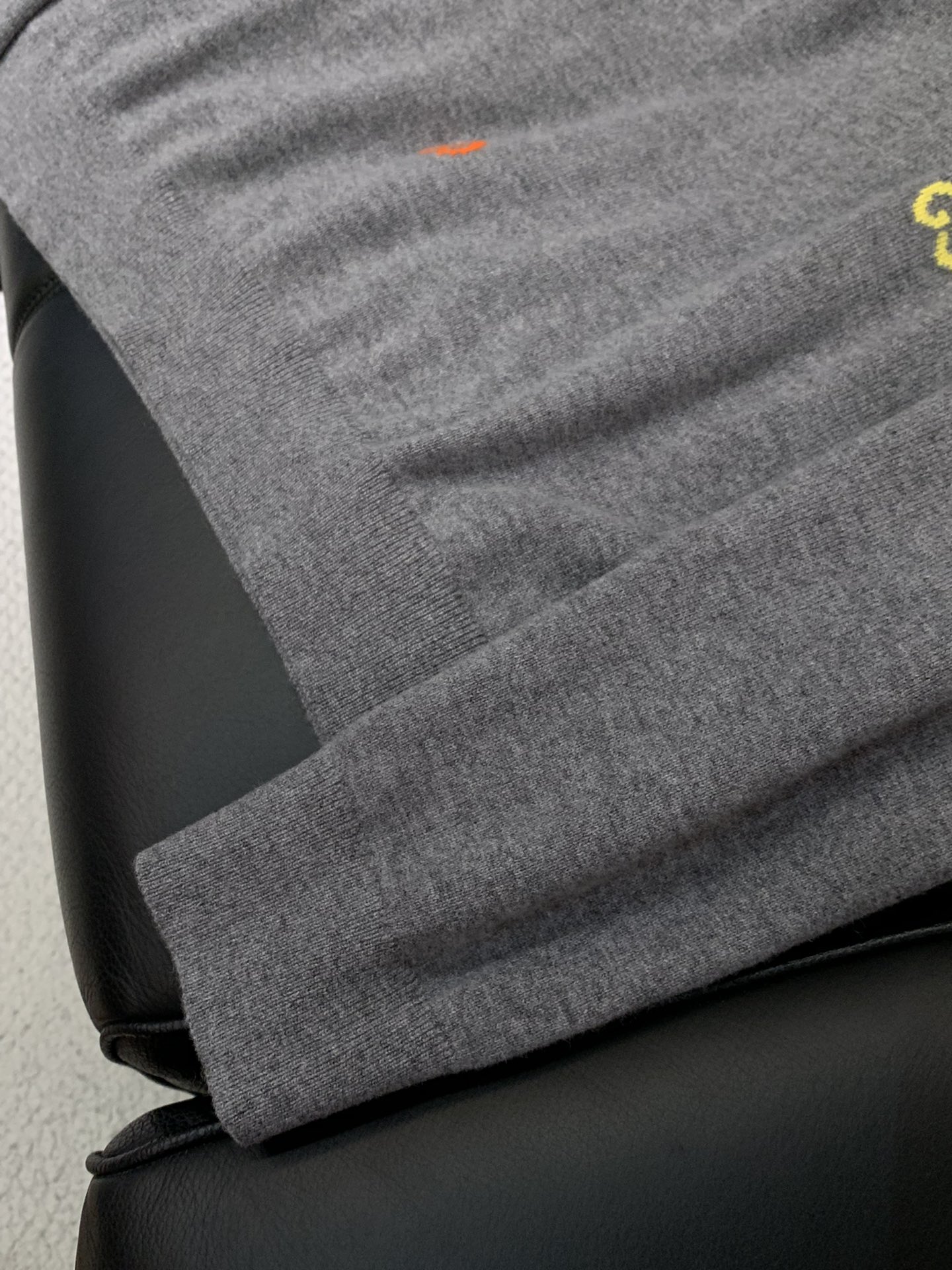 ，Gucci 古驰，2025秋季最新款，专柜同步有售，原单狠货，时尚休闲圆领长袖针织毛衣，上身很有特点！