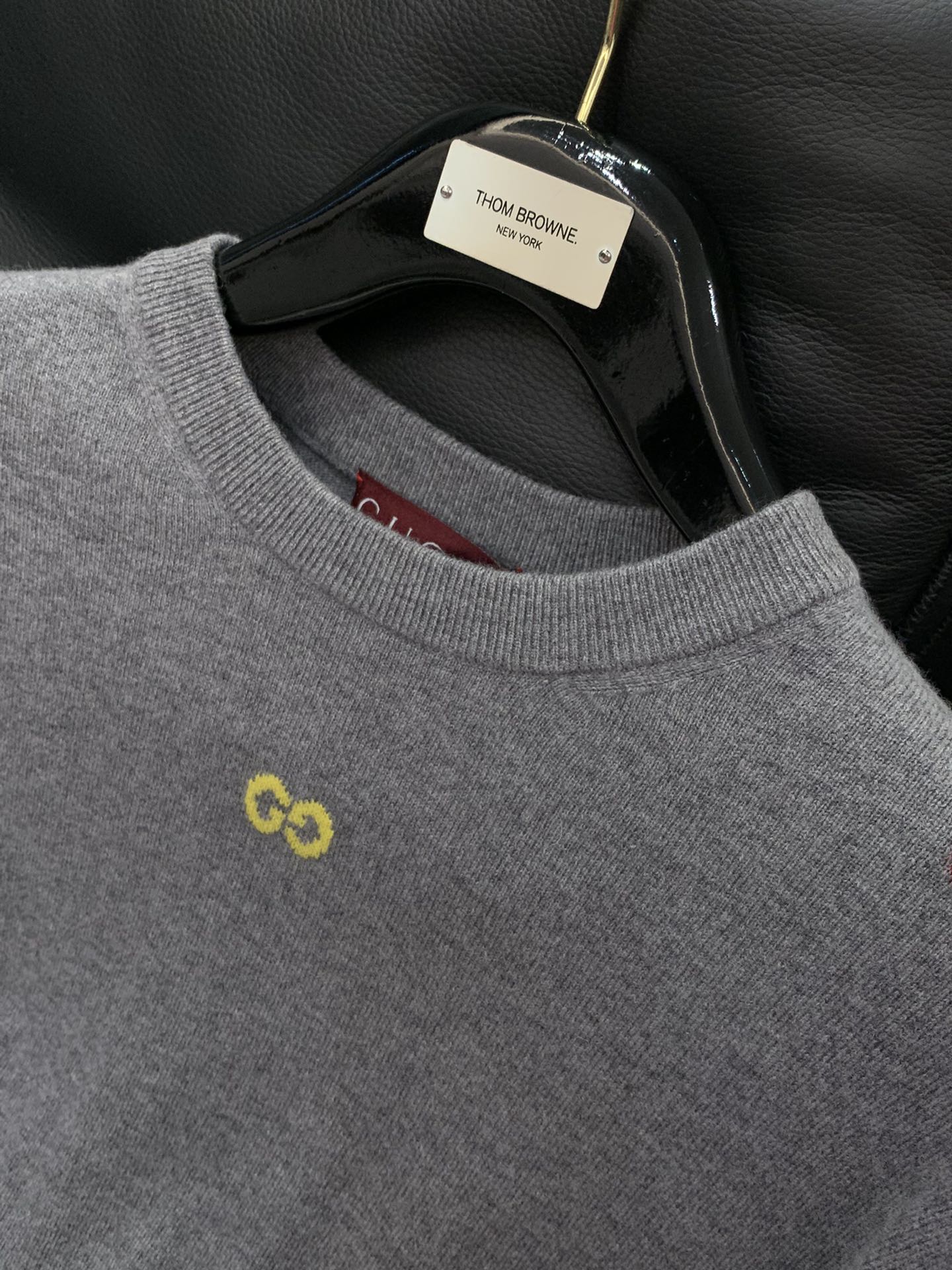 ，Gucci 古驰，2025秋季最新款，专柜同步有售，原单狠货，时尚休闲圆领长袖针织毛衣，上身很有特点！