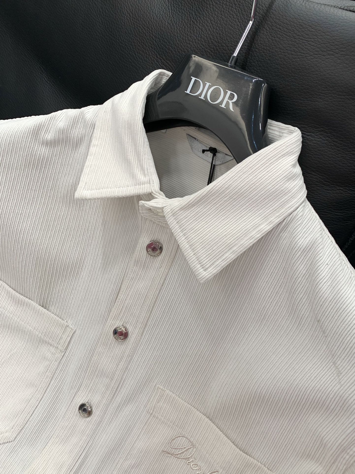 衣服Dior 迪奥， 2025秋季新品，专柜同步有售，简约时尚休闲套装，原版进口面料，舒适透气，顶级刺绣