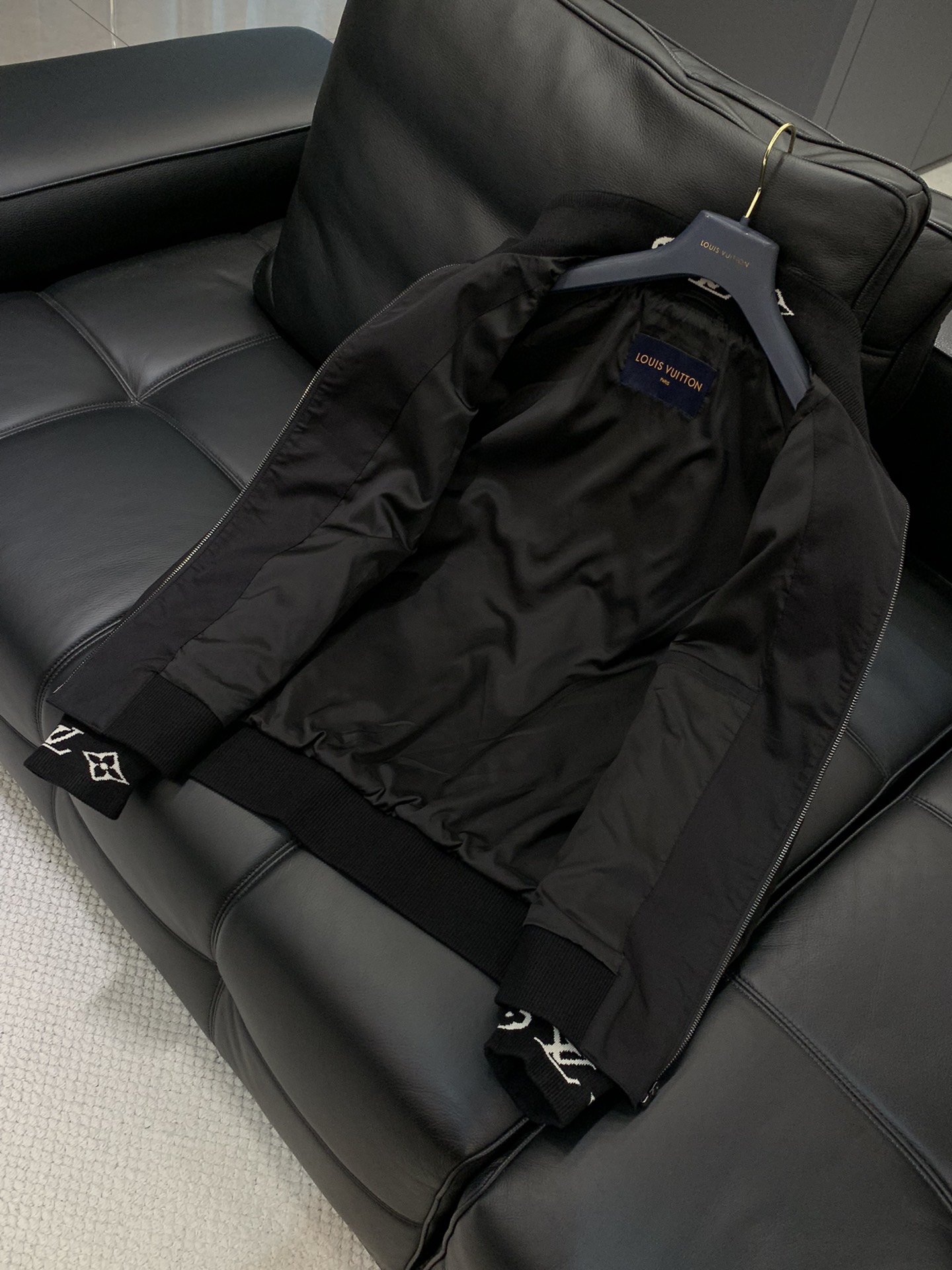 ，LouisVuitton 路易威登，2025秋季最新款，专柜同步有售，原单狠货，时尚休闲夹克外套，上身