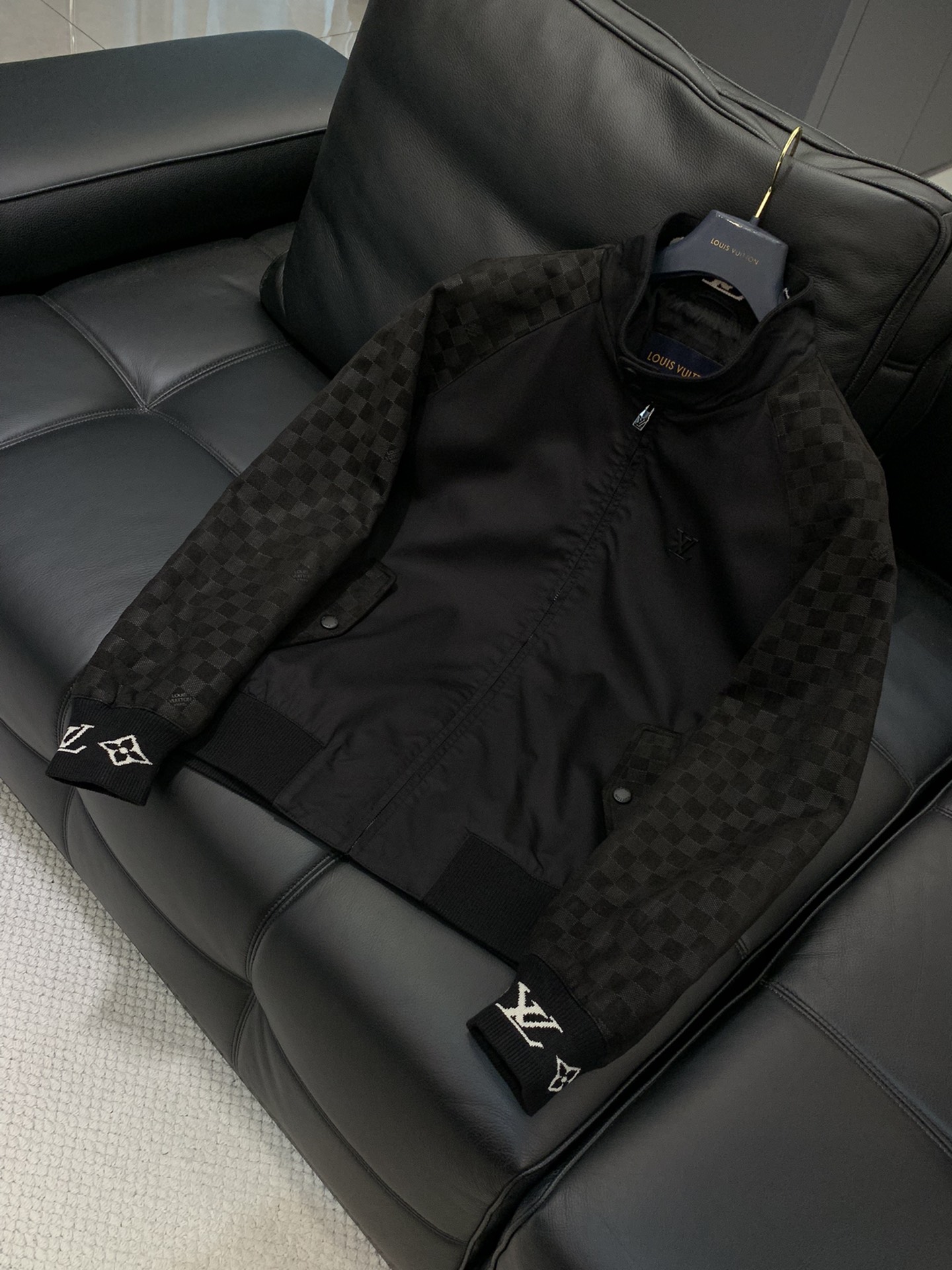 ，LouisVuitton 路易威登，2025秋季最新款，专柜同步有售，原单狠货，时尚休闲夹克外套，上身