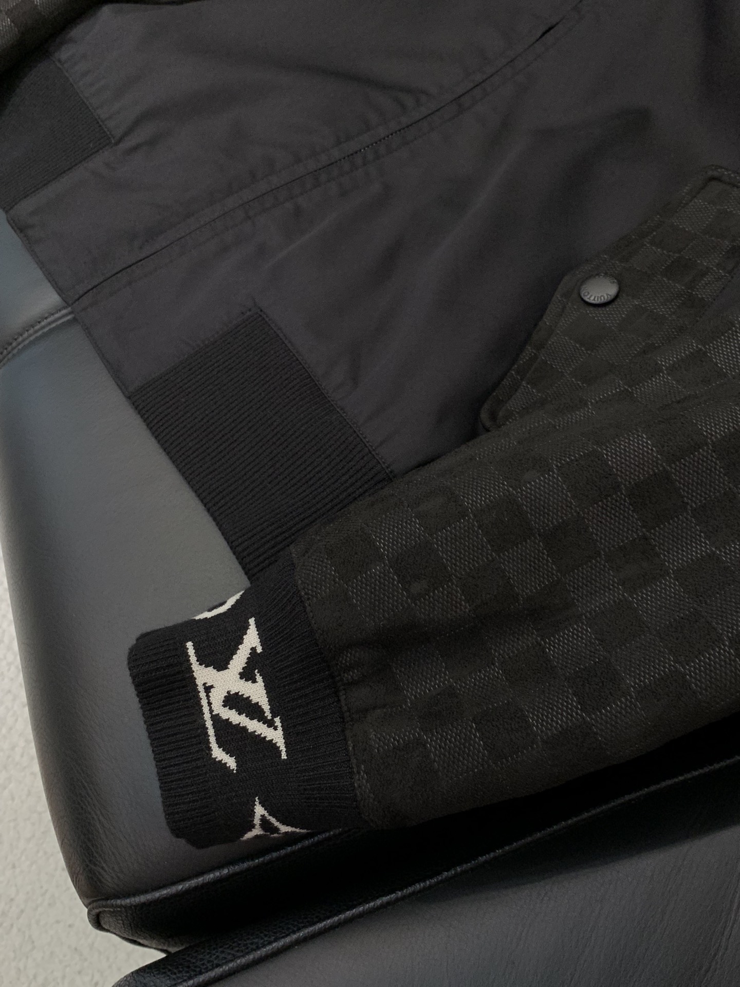 ，LouisVuitton 路易威登，2025秋季最新款，专柜同步有售，原单狠货，时尚休闲夹克外套，上身