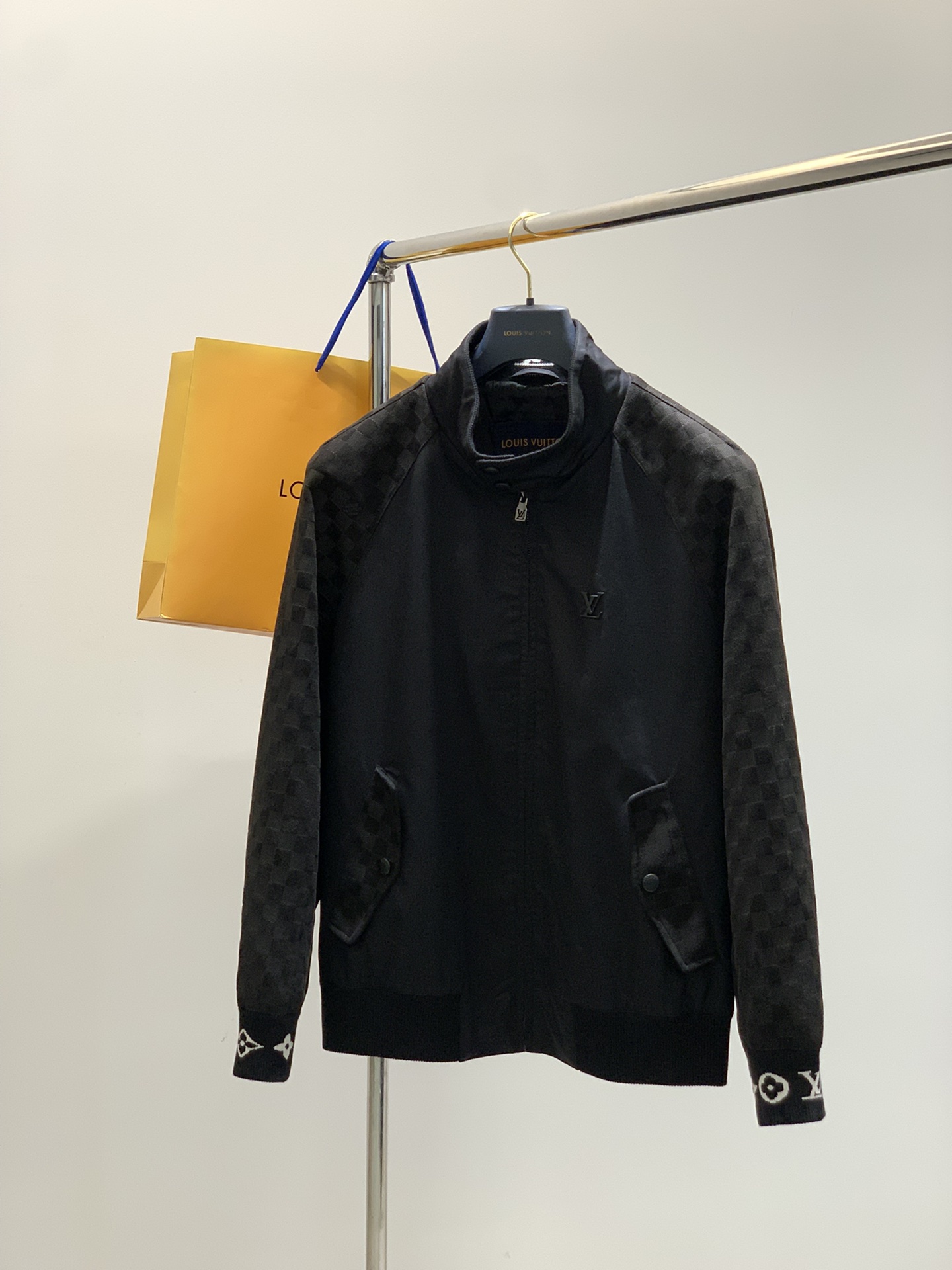 ，LouisVuitton 路易威登，2025秋季最新款，专柜同步有售，原单狠货，时尚休闲夹克外套，上身