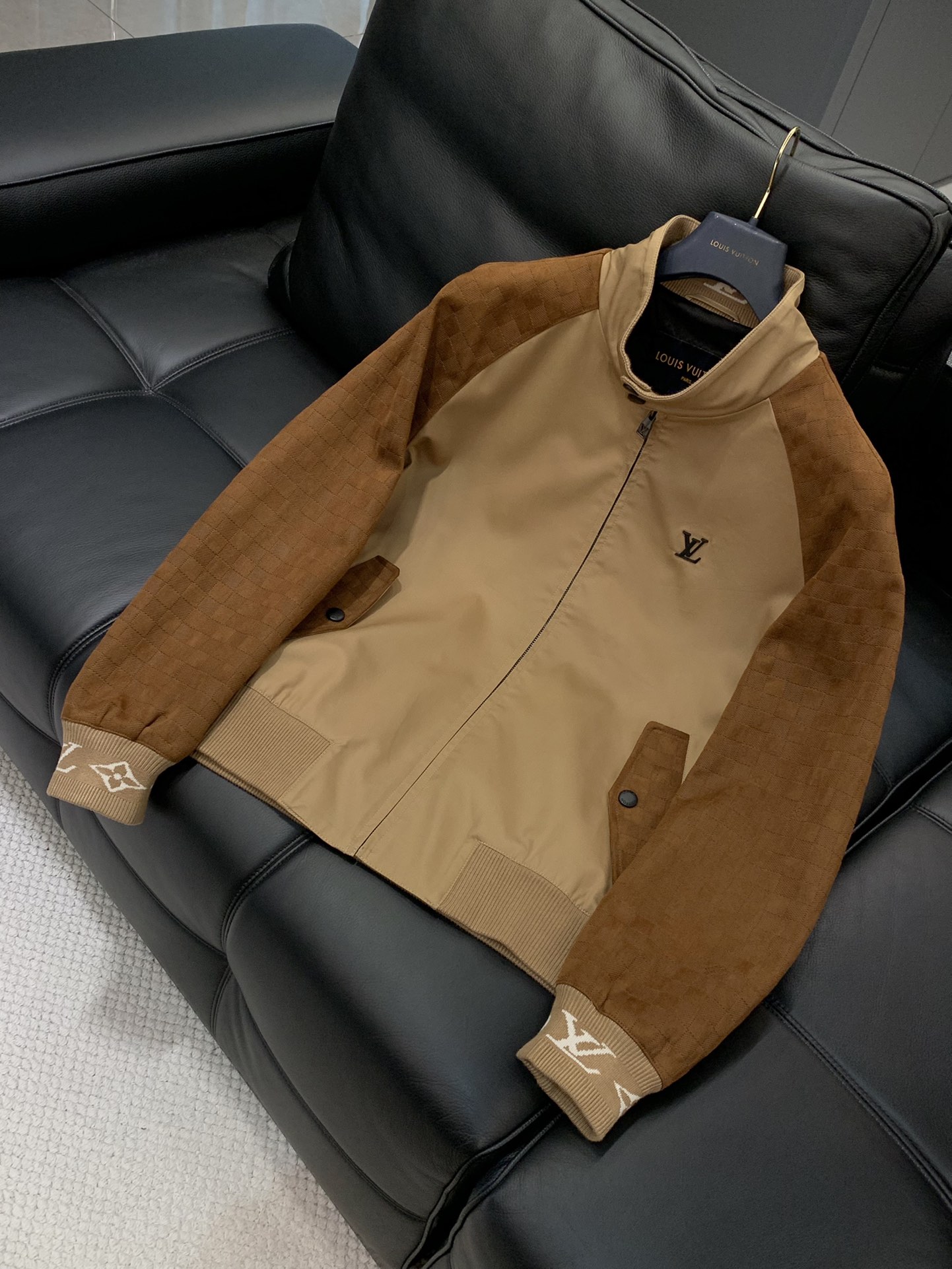 ，LouisVuitton 路易威登，2025秋季最新款，专柜同步有售，原单狠货，时尚休闲夹克外套，上身