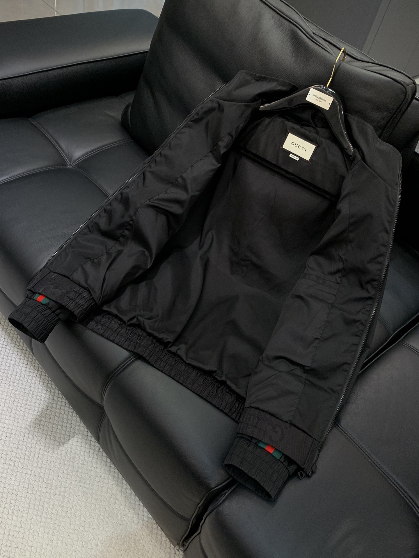 ，Gucci 古驰，2025秋季最新款，专柜同步有售，原单狠货，时尚休闲夹克外套，上身很有特点！吸睛而有