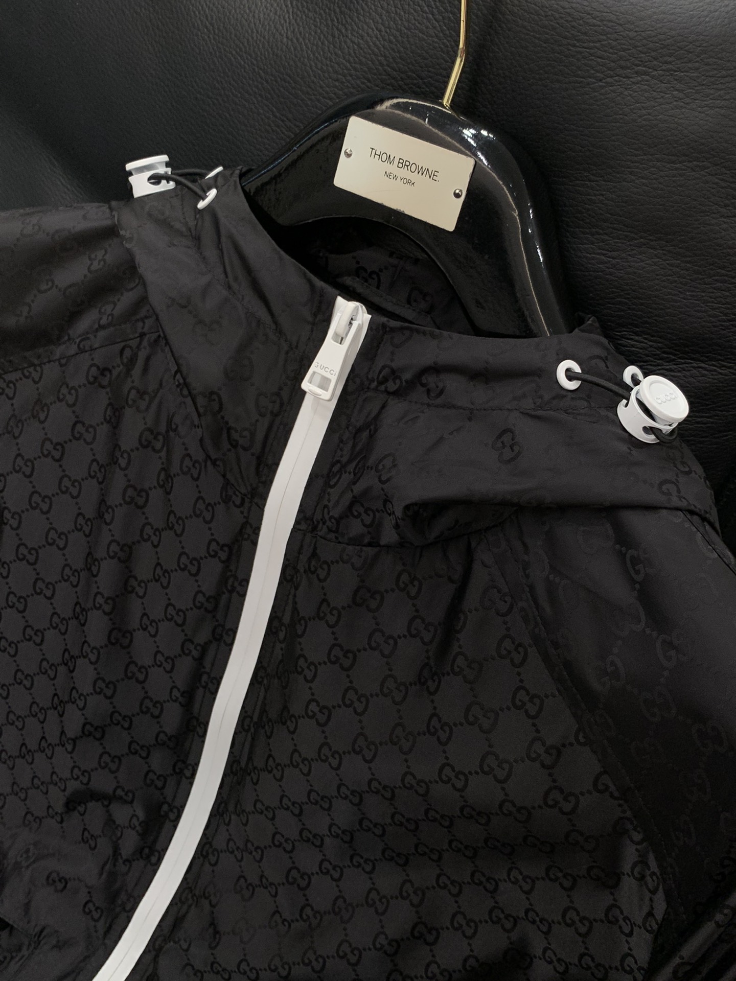 ，Gucci 古驰，2025秋季最新款，专柜同步有售，原单狠货，时尚休闲夹克外套，上身很有特点！吸睛而有