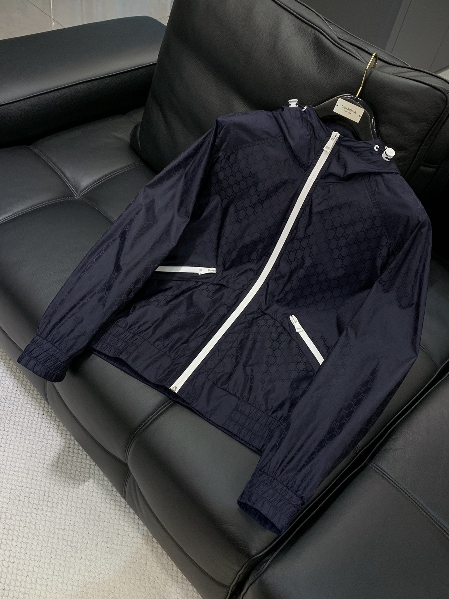 ，Gucci 古驰，2025秋季最新款，专柜同步有售，原单狠货，时尚休闲夹克外套，上身很有特点！吸睛而有