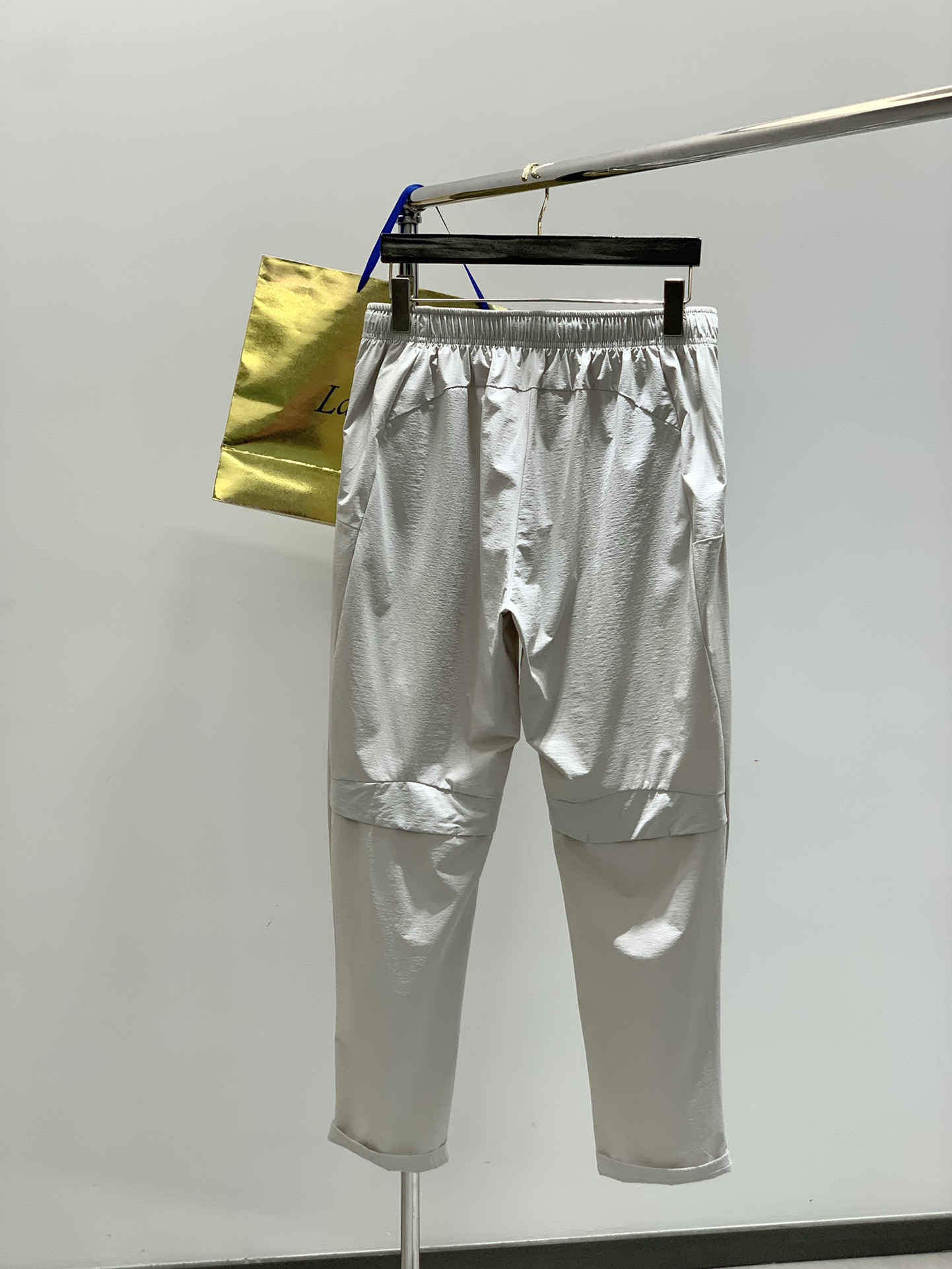 ，Y-3 山本耀司，2025秋季最新品，专柜同步有售，原单狠货，时尚休闲裤，进口原版面料，舒适度极佳，经