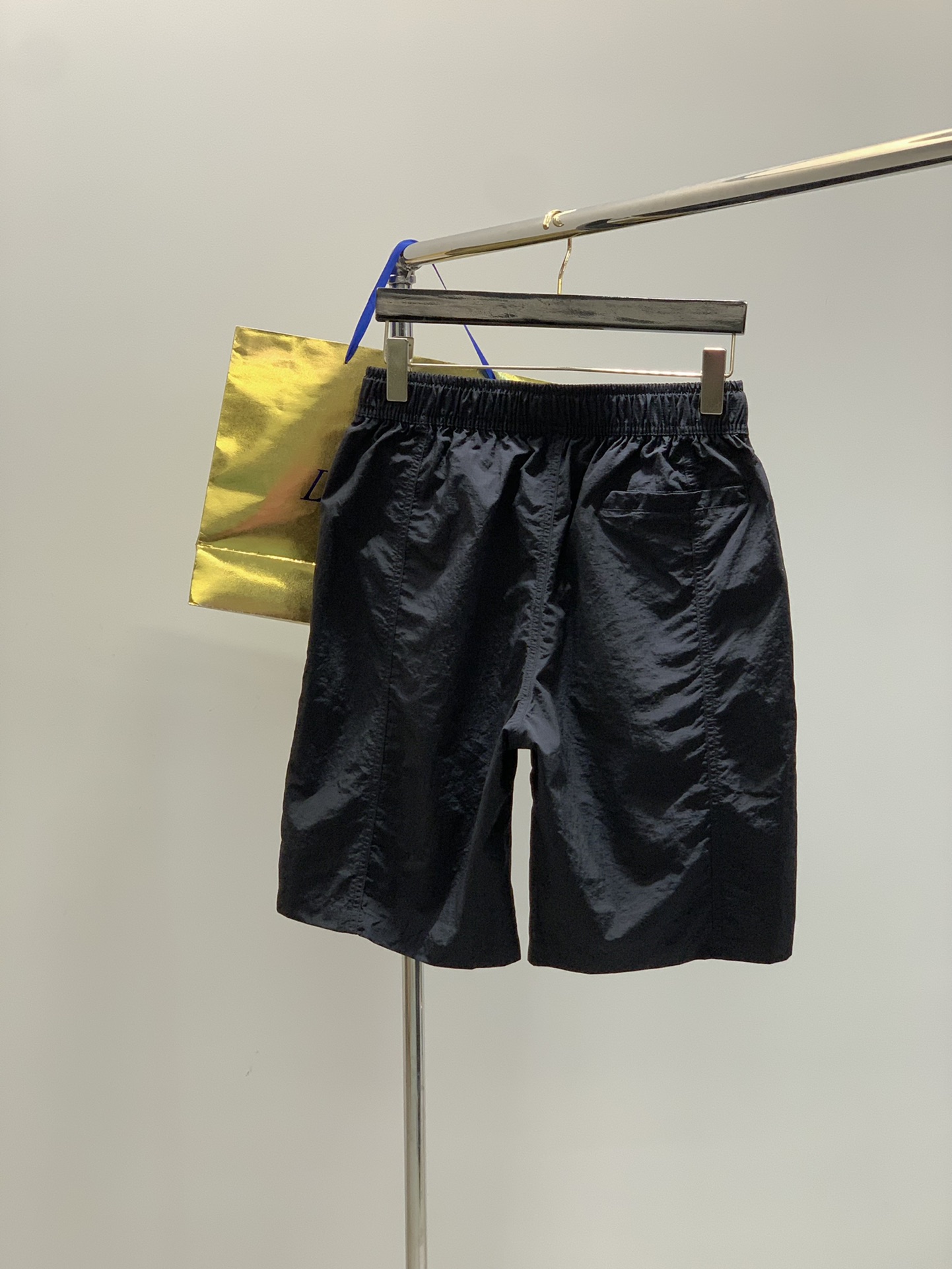 ，Y-3 山本耀司，2025夏季最新品，专柜同步有售，原单狠货，时尚休闲短裤，进口原版面料，舒适度极佳，