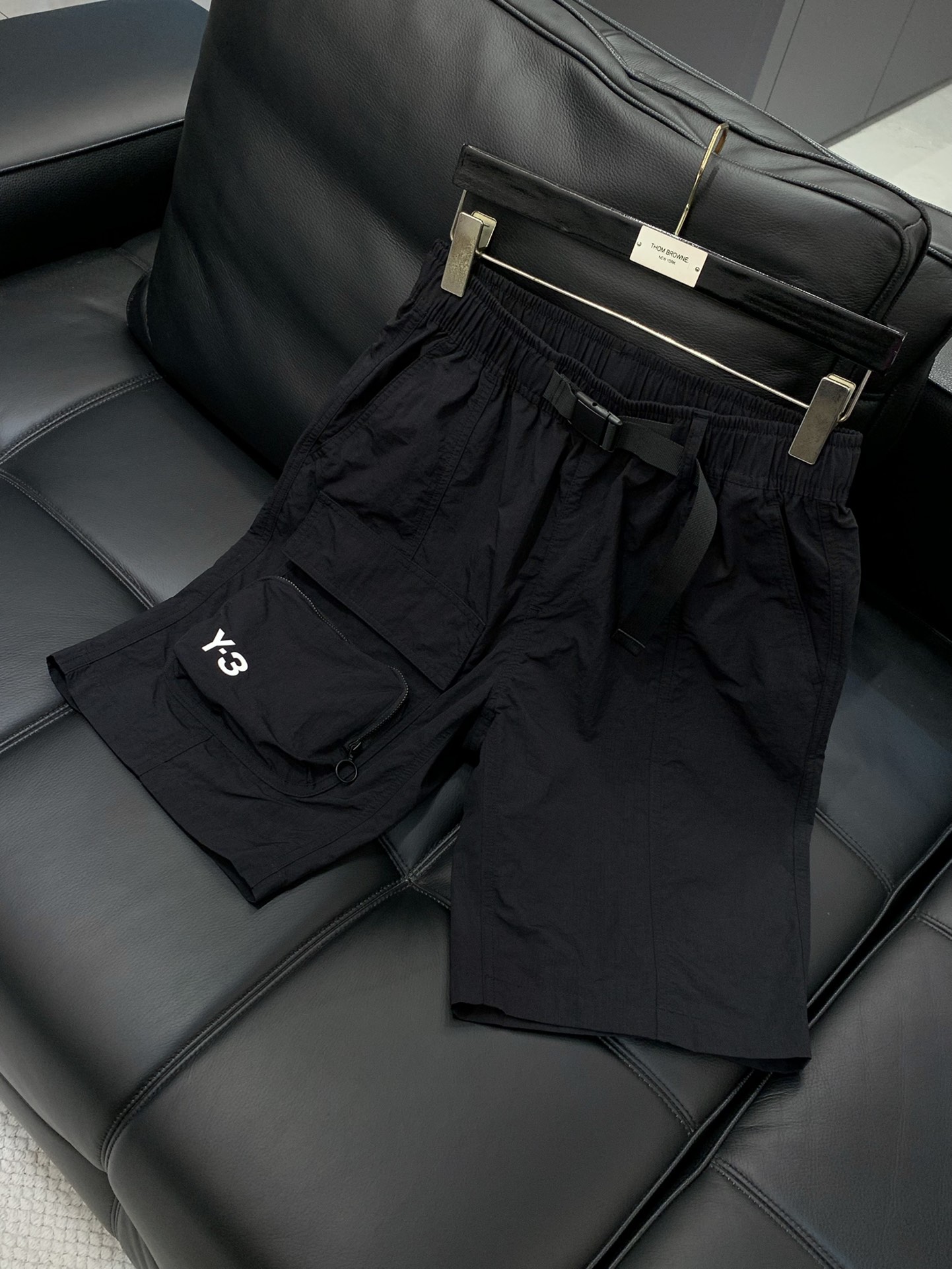 ，Y-3 山本耀司，2025夏季最新品，专柜同步有售，原单狠货，时尚休闲短裤，进口原版面料，舒适度极佳，