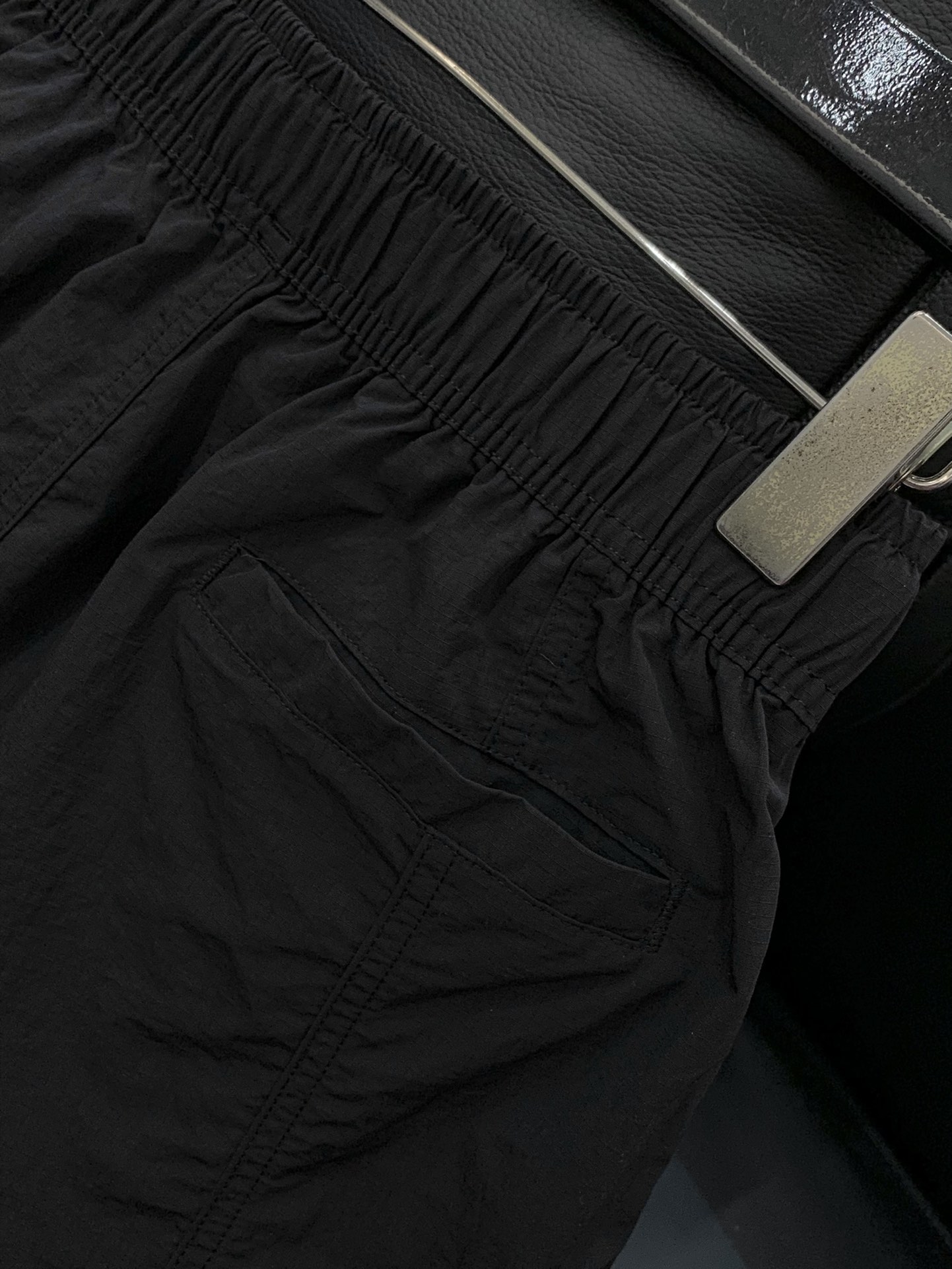 ，Y-3 山本耀司，2025夏季最新品，专柜同步有售，原单狠货，时尚休闲短裤，进口原版面料，舒适度极佳，