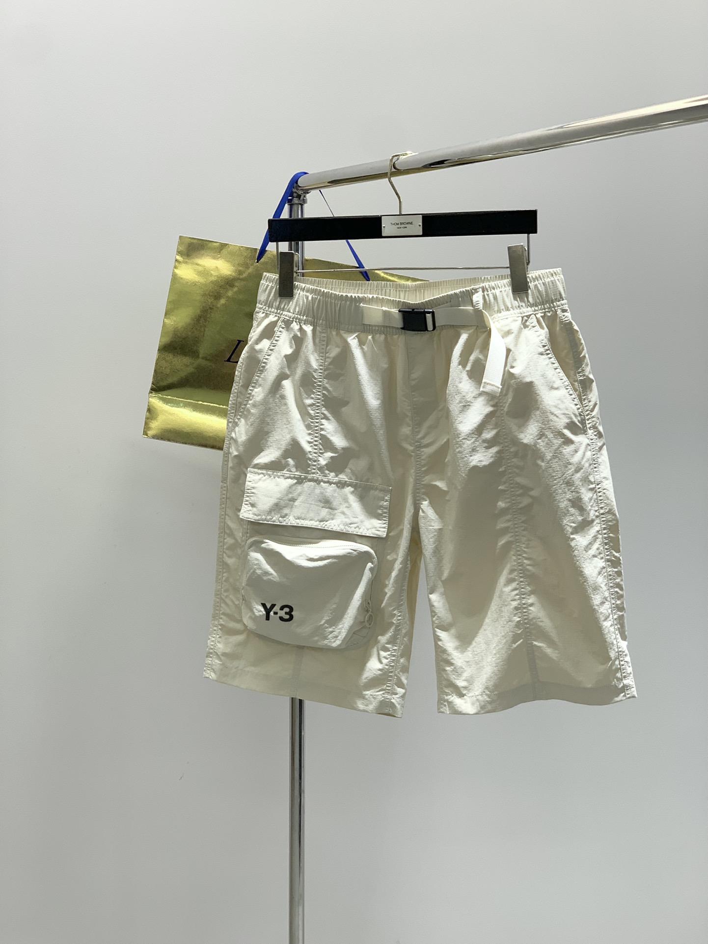 ，Y-3 山本耀司，2025夏季最新品，专柜同步有售，原单狠货，时尚休闲短裤，进口原版面料，舒适度极佳，