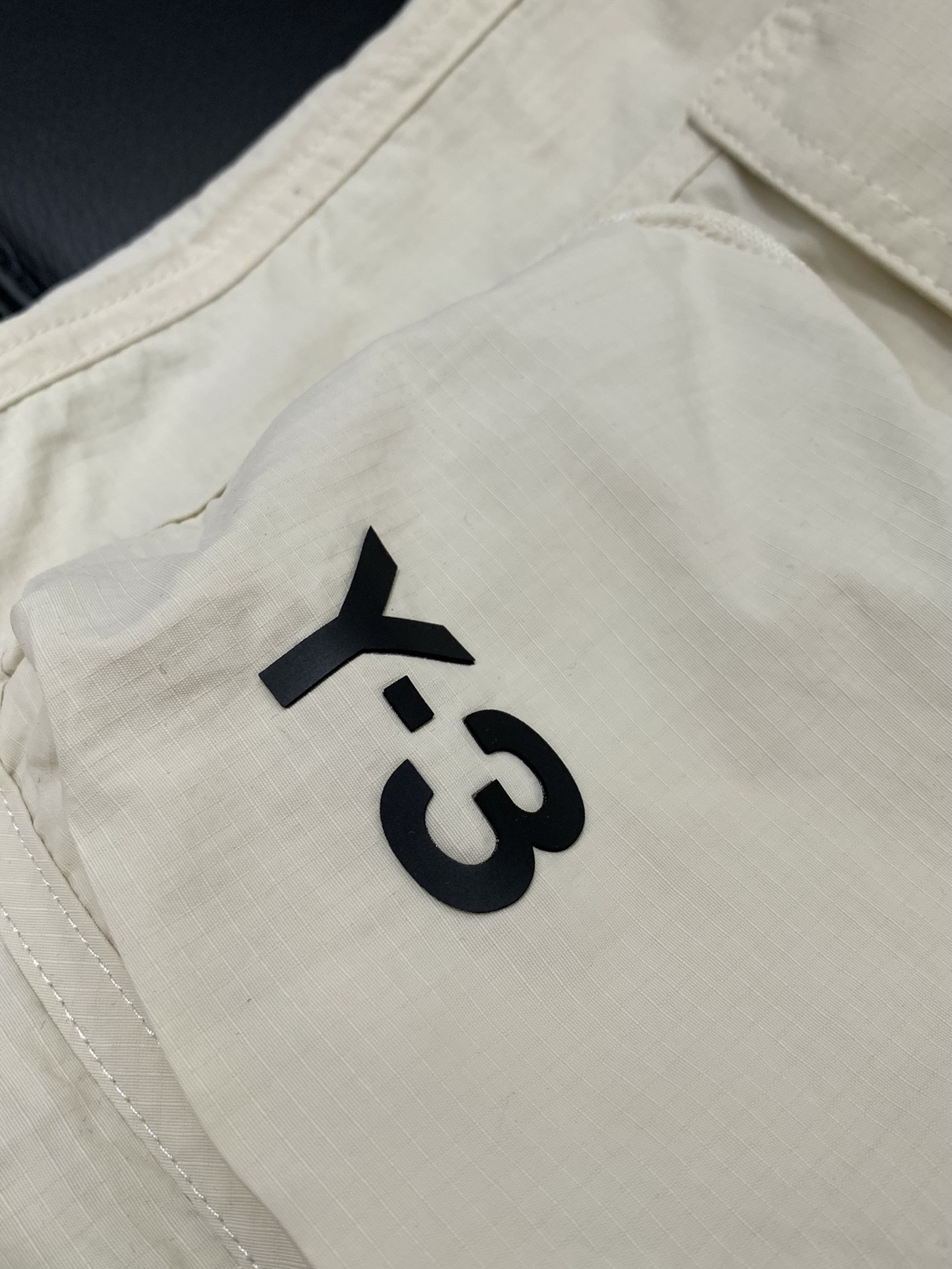 ，Y-3 山本耀司，2025夏季最新品，专柜同步有售，原单狠货，时尚休闲短裤，进口原版面料，舒适度极佳，