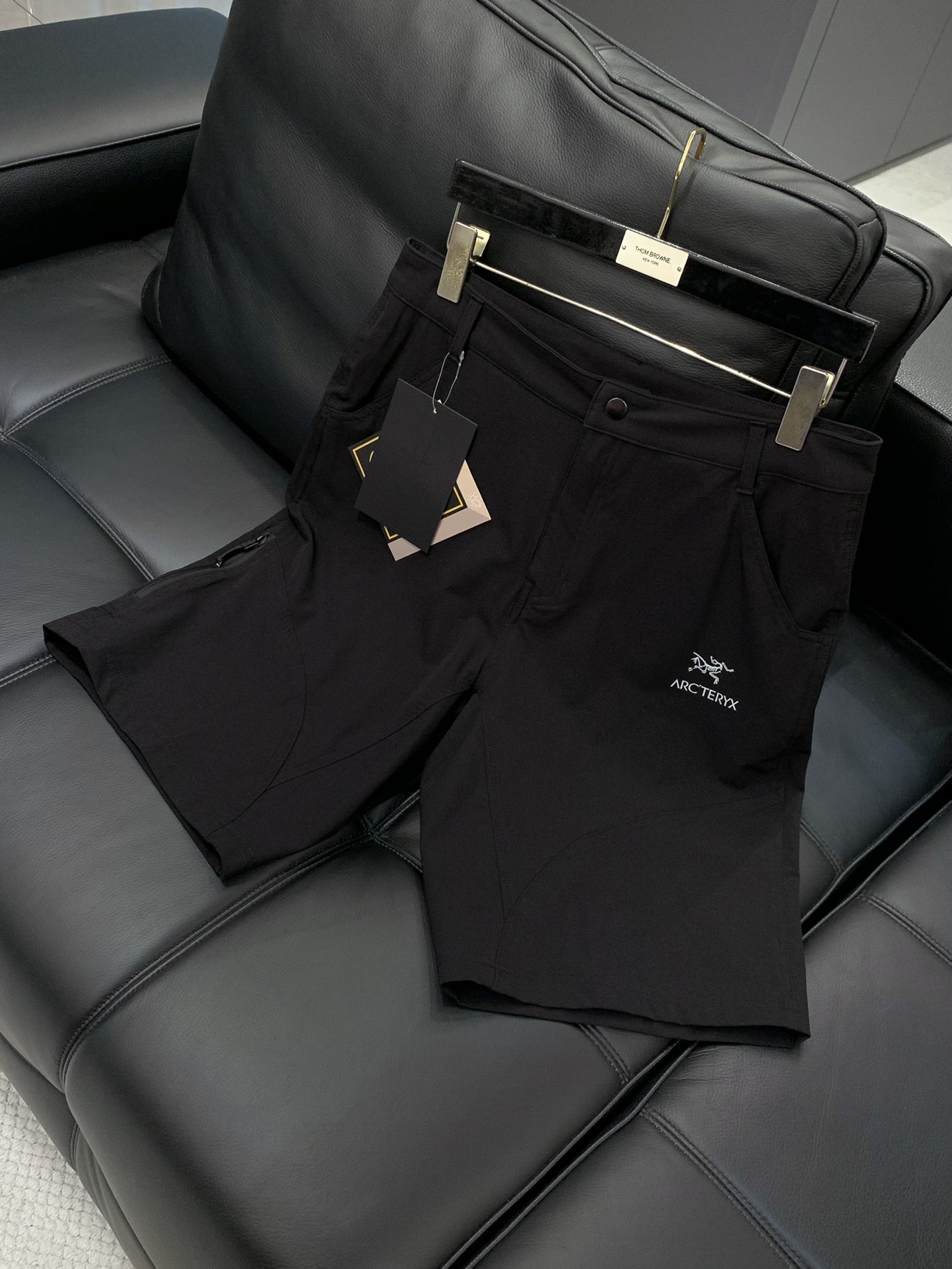 ，ARCTERYX 始祖鸟，2025夏季新品，时尚休闲短裤，专柜同步有售，原单狠货，采用进口原版面料，顶