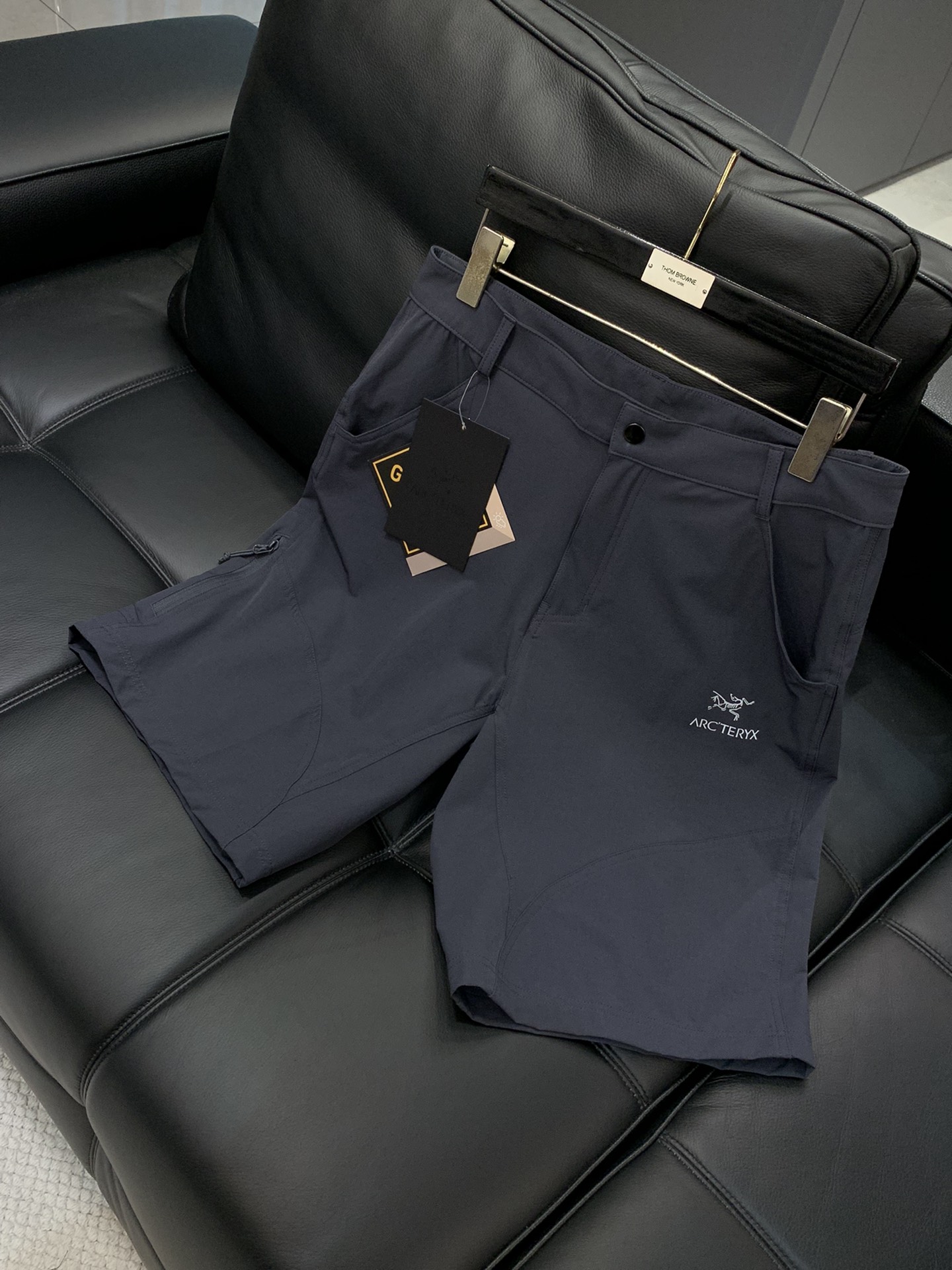 ，ARCTERYX 始祖鸟，2025夏季新品，时尚休闲短裤，专柜同步有售，原单狠货，采用进口原版面料，顶