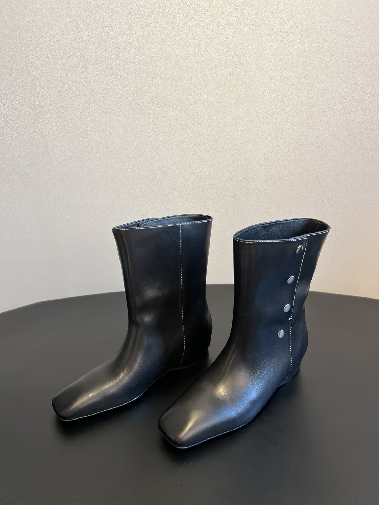 IMMI 25AW/尖头多排扣中筒靴一双可以配袜子穿的短靴 ~是一双小粗腿也能穿的短筒靴，冬季补货中，入