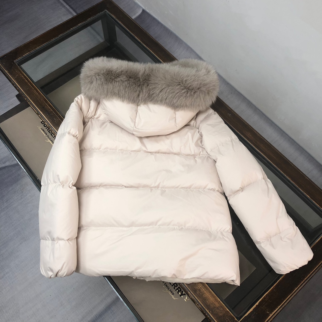 🆕Moncler 盟可睐Laichefur女士短款羽绒连帽狐狸毛领A版娃娃款羽绒服～官网专柜同步款，超轻