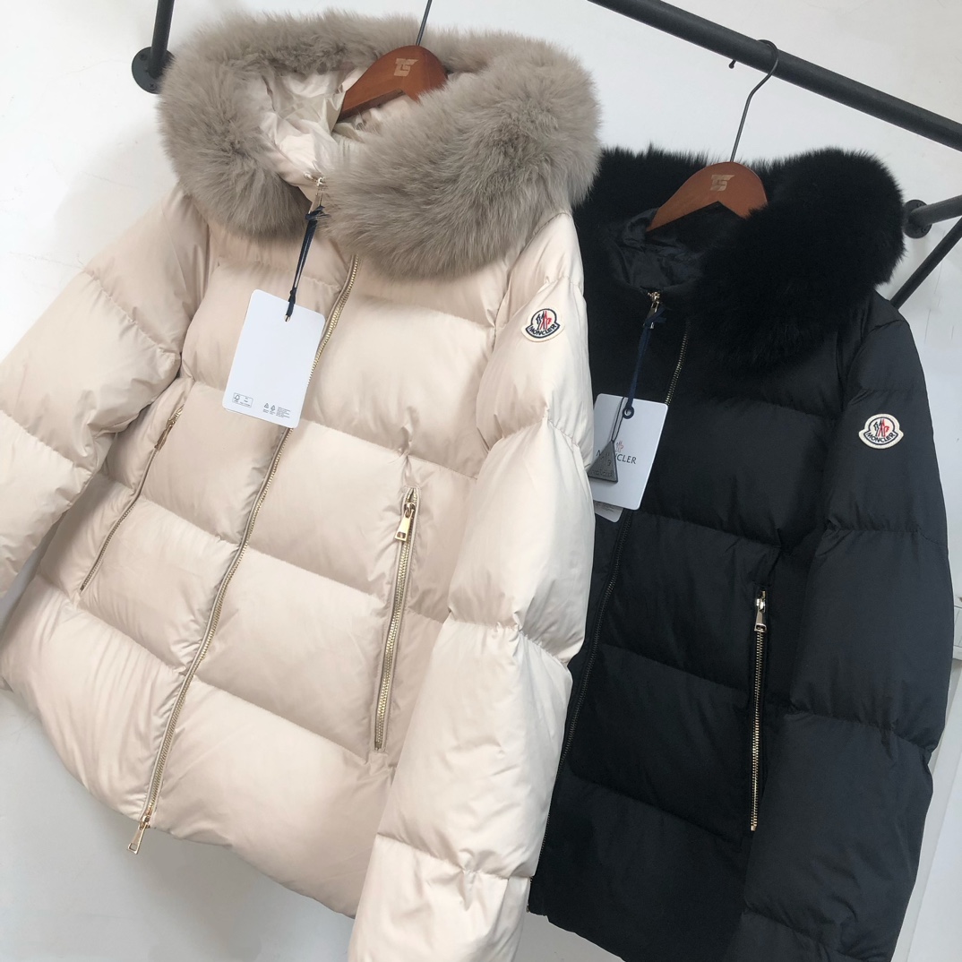 🆕Moncler 盟可睐Laichefur女士短款羽绒连帽狐狸毛领A版娃娃款羽绒服～官网专柜同步款，超轻