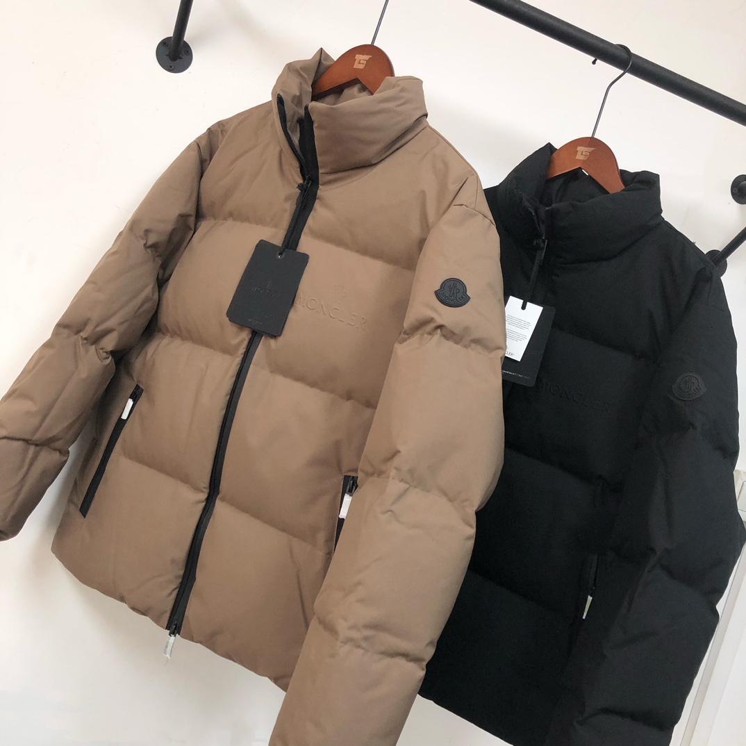 。🆕MON*CLER 蒙口 25秋冬最新男女同款立领羽绒服，专柜热卖爆款来袭！秋冬新款羽绒上新 💥炸裂新